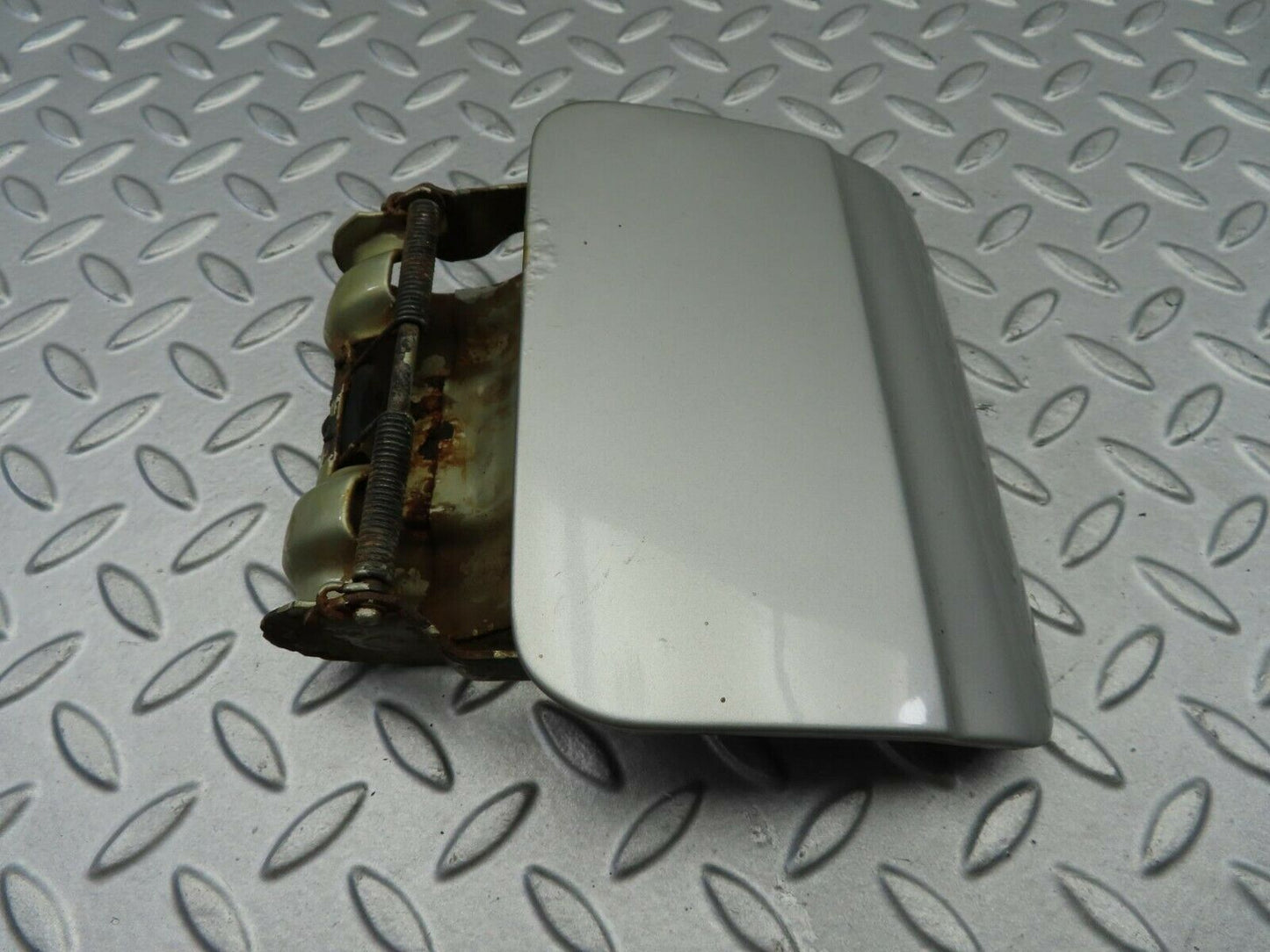 7203 Mercedes-Benz C107 350SLC Coupe Fuel Tank Flap Cap 1075840039