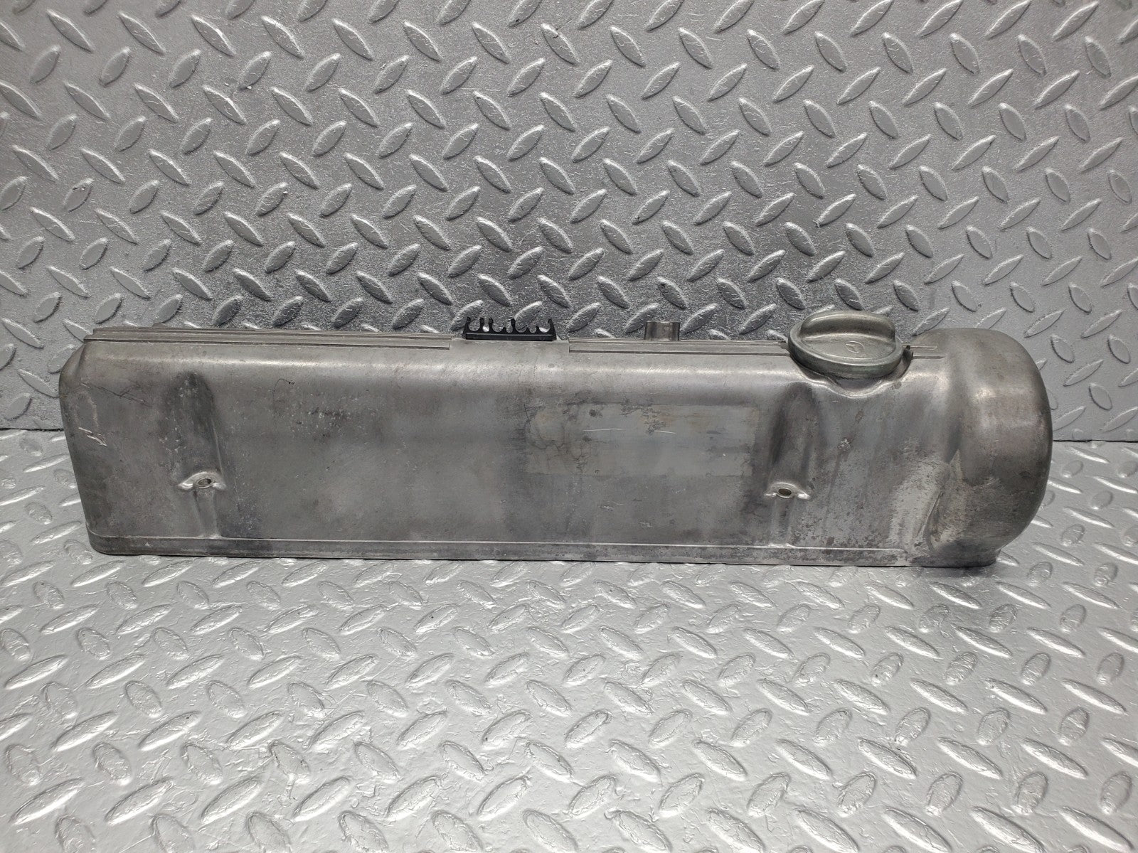 W126 Coupe cylinder head valve cover right used OEM