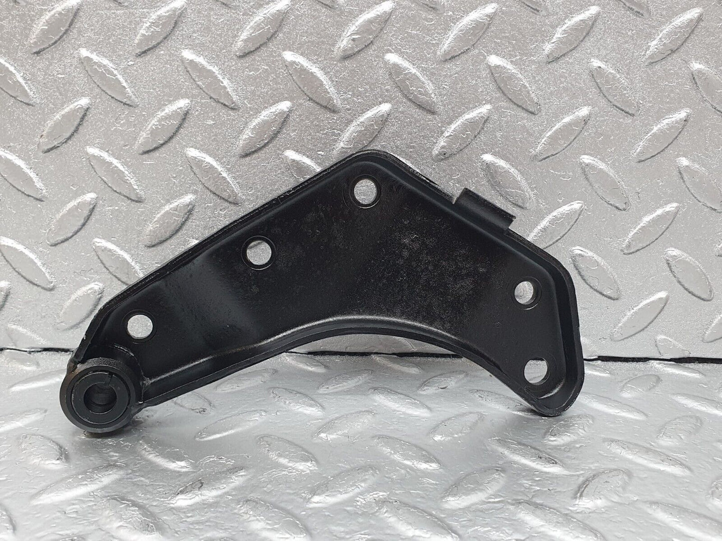 44217 Mercedes-Benz C123 230CE Coupe Alternator Generator Bracket