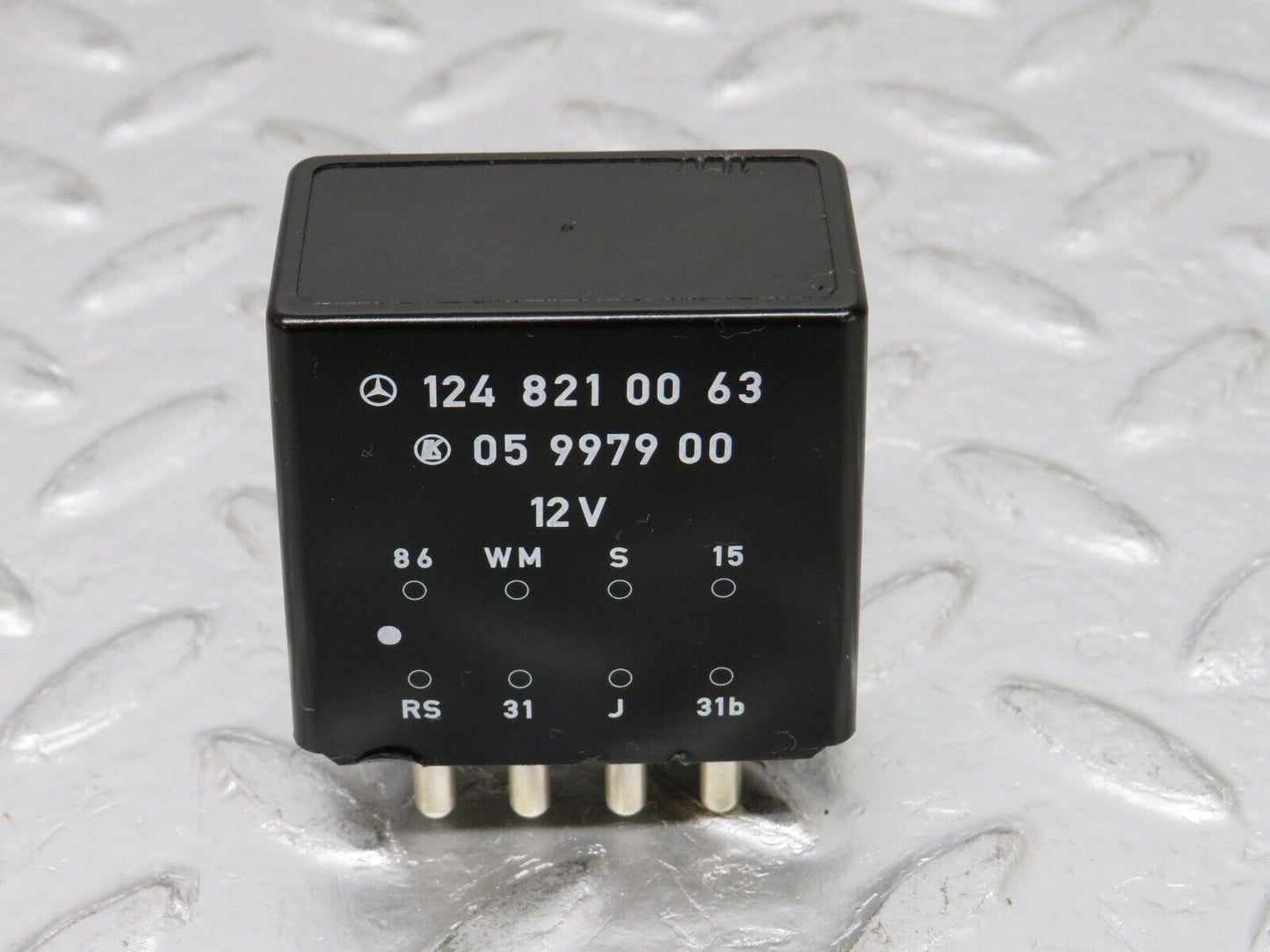 32476 Mercedes-Benz S124 300TE Wagon Rear Windscreen Wiper Relay 1248210063
