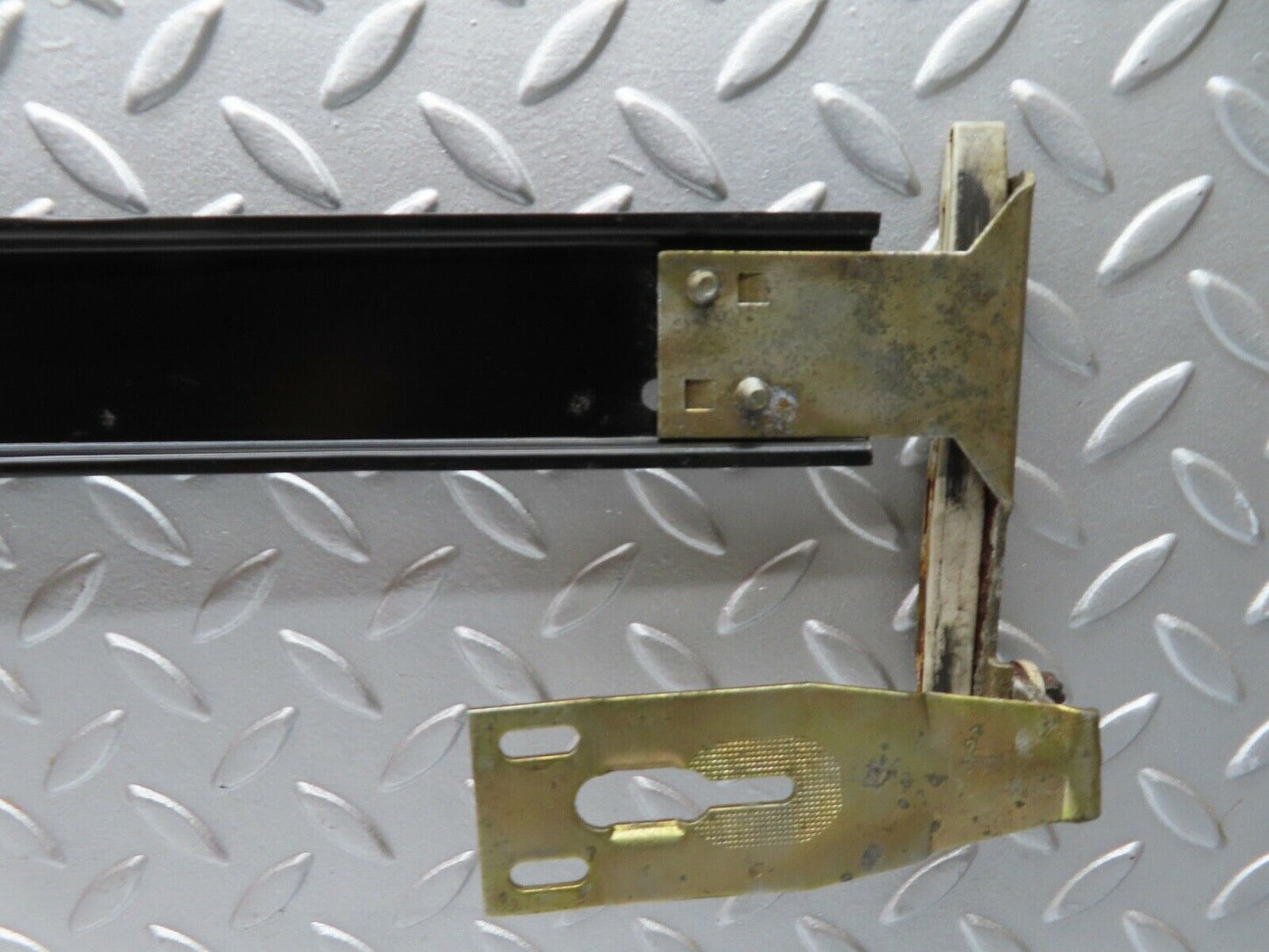 17015 Mercedes-Benz C123 280CE Coupe Power Sunroof Mechanism