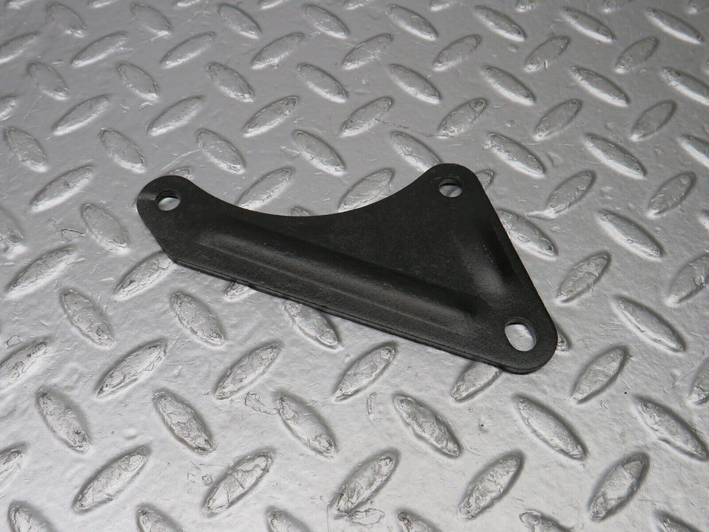 39290 Mercedes-Benz R107 500SL Air Condition Compressor Mount Bracket