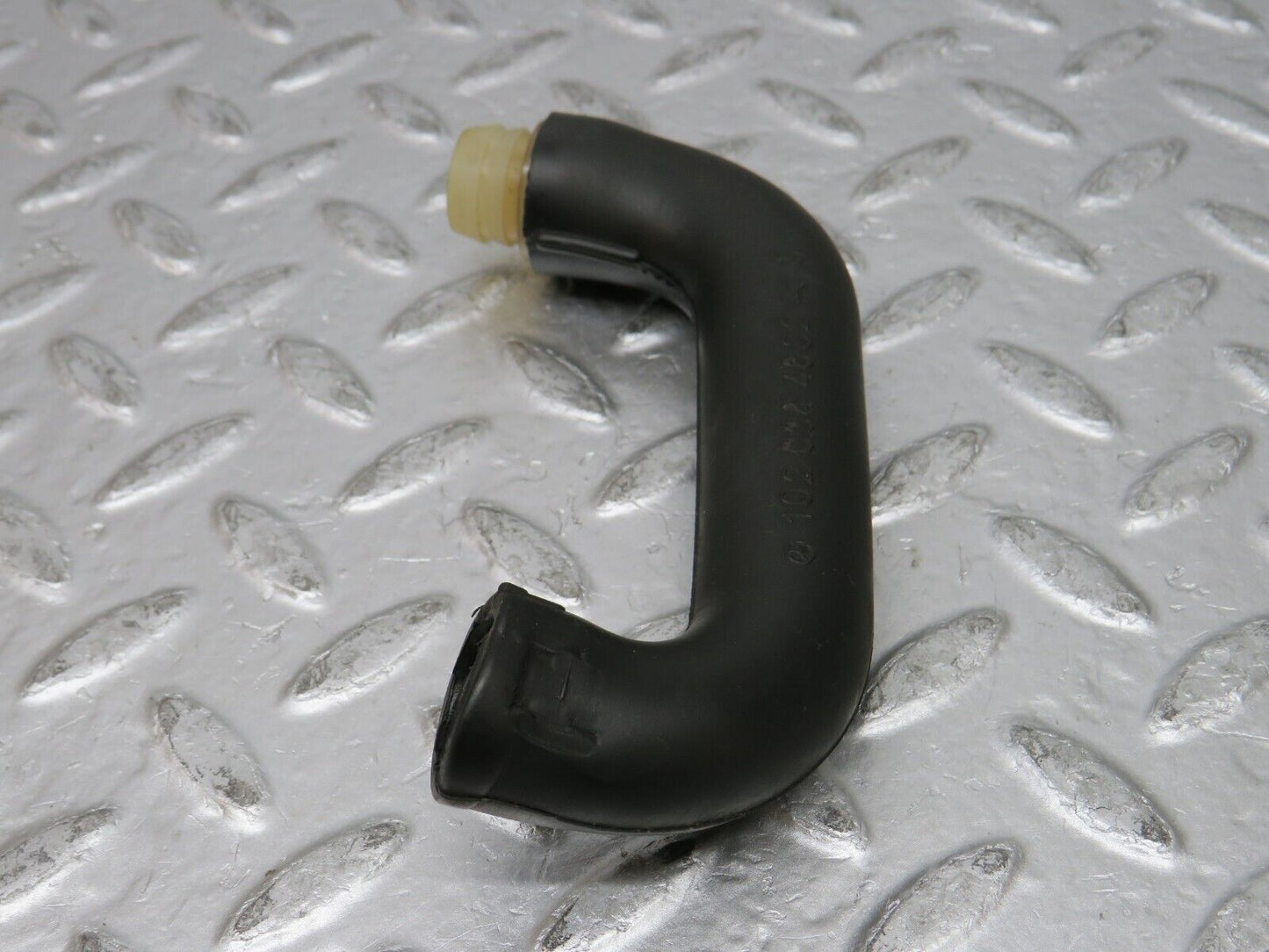 31790 Mercedes-Benz W201 190LE 1.8L Crankcase Breather Pipe 1020944882