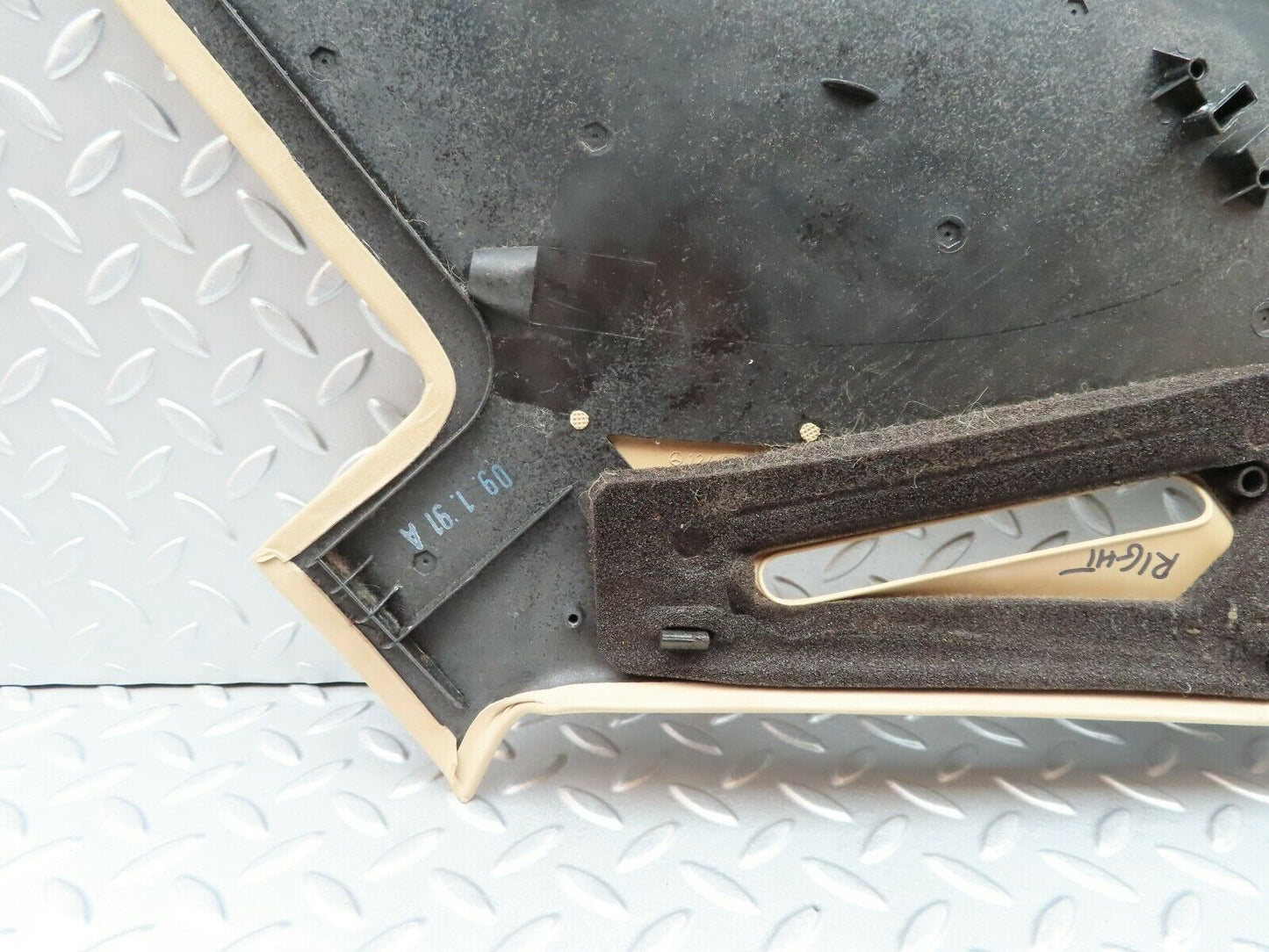5449 Mercedes-Benz W124 230E C Pillar Panel Right 1246952844