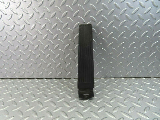 9940 Mercedes-Benz C123 230CE Coupe Accelerator Pedal With Rubber 1233010082
