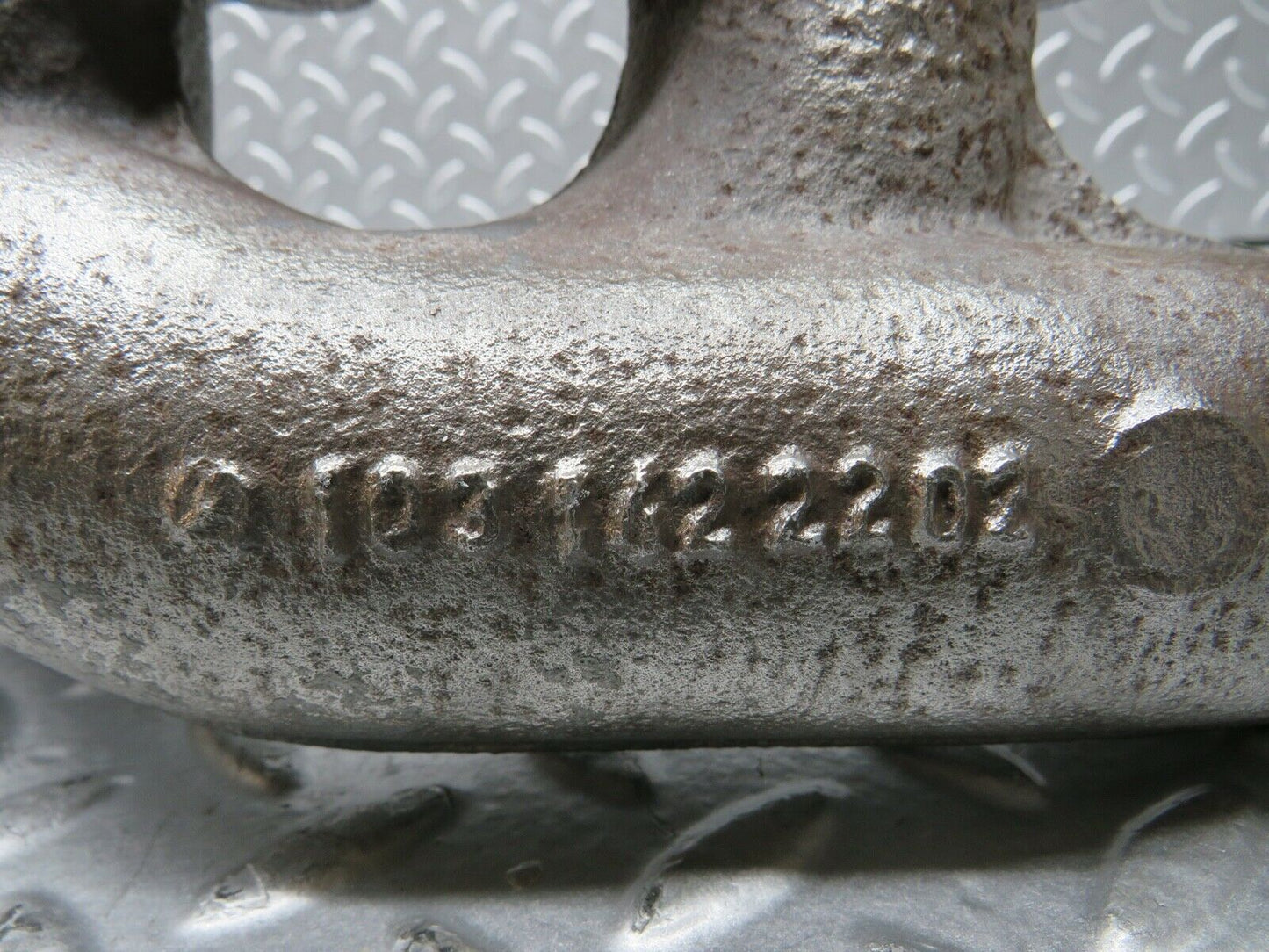 21891 Mercedes-Benz W126 300SE Exhaust Manifold Cylinder 4-6 1031422202