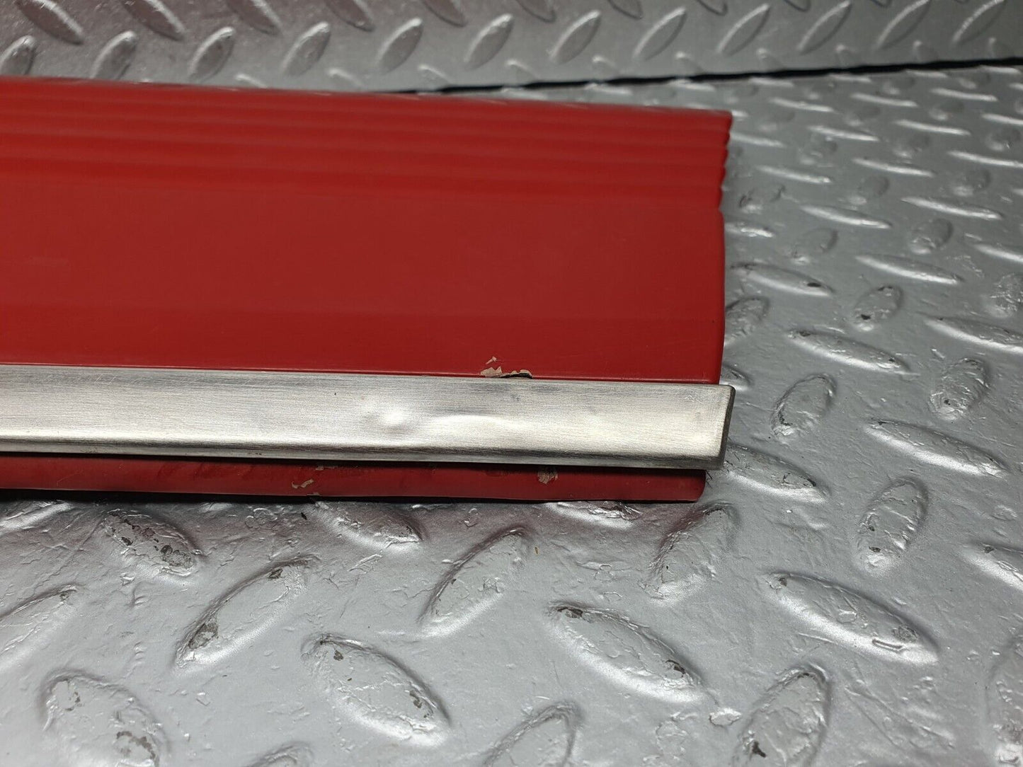 43491 Mercedes-Benz C126 380SEC Coupe Front Right Fender Wing Lower Moulding Trim