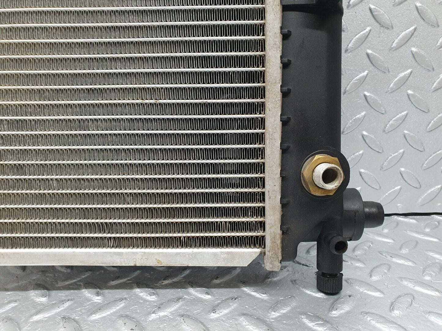 41399 Mercedes-Benz W124 200E Engine Coolant Radiator