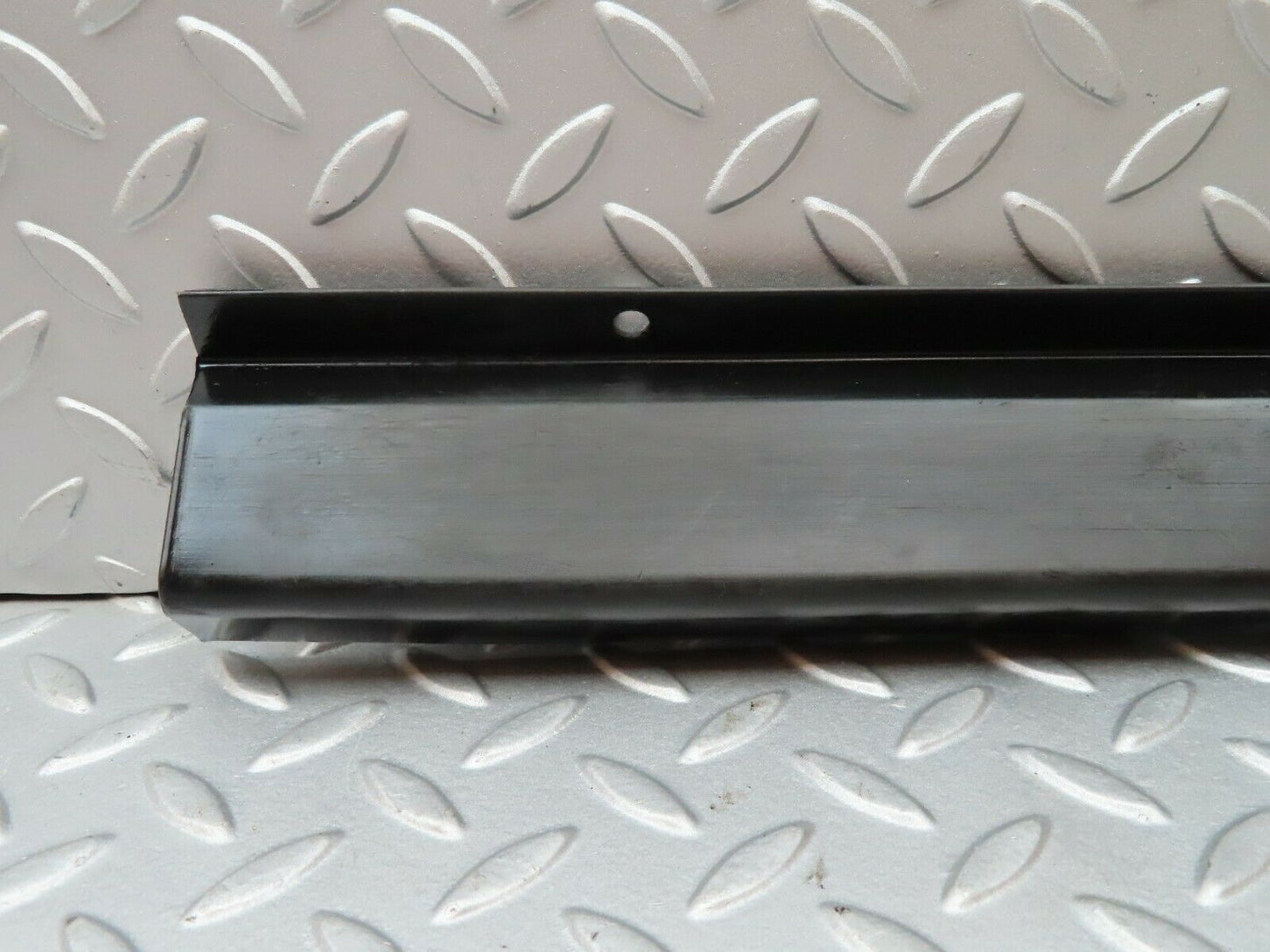 4398 Mercedes-Benz W123 230E Cabel Chanel Cover Front Left 1238210936