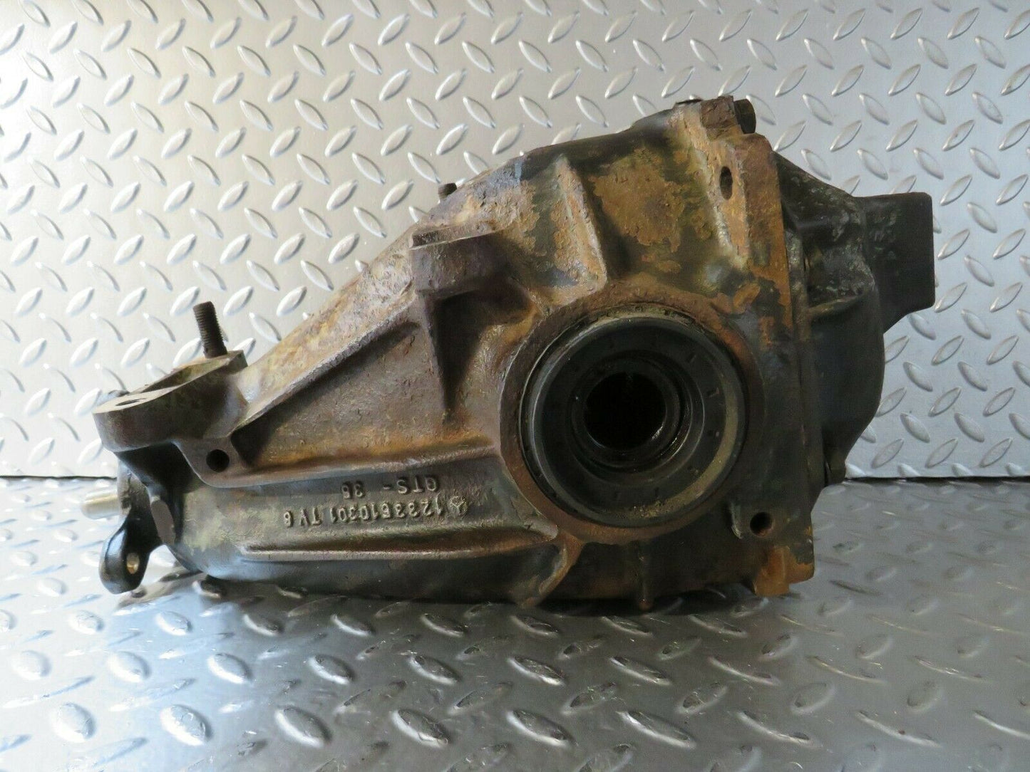 22650 Mercedes-Benz S123 280TE Wagon Rear Differential Ratio 3.58 1153513208