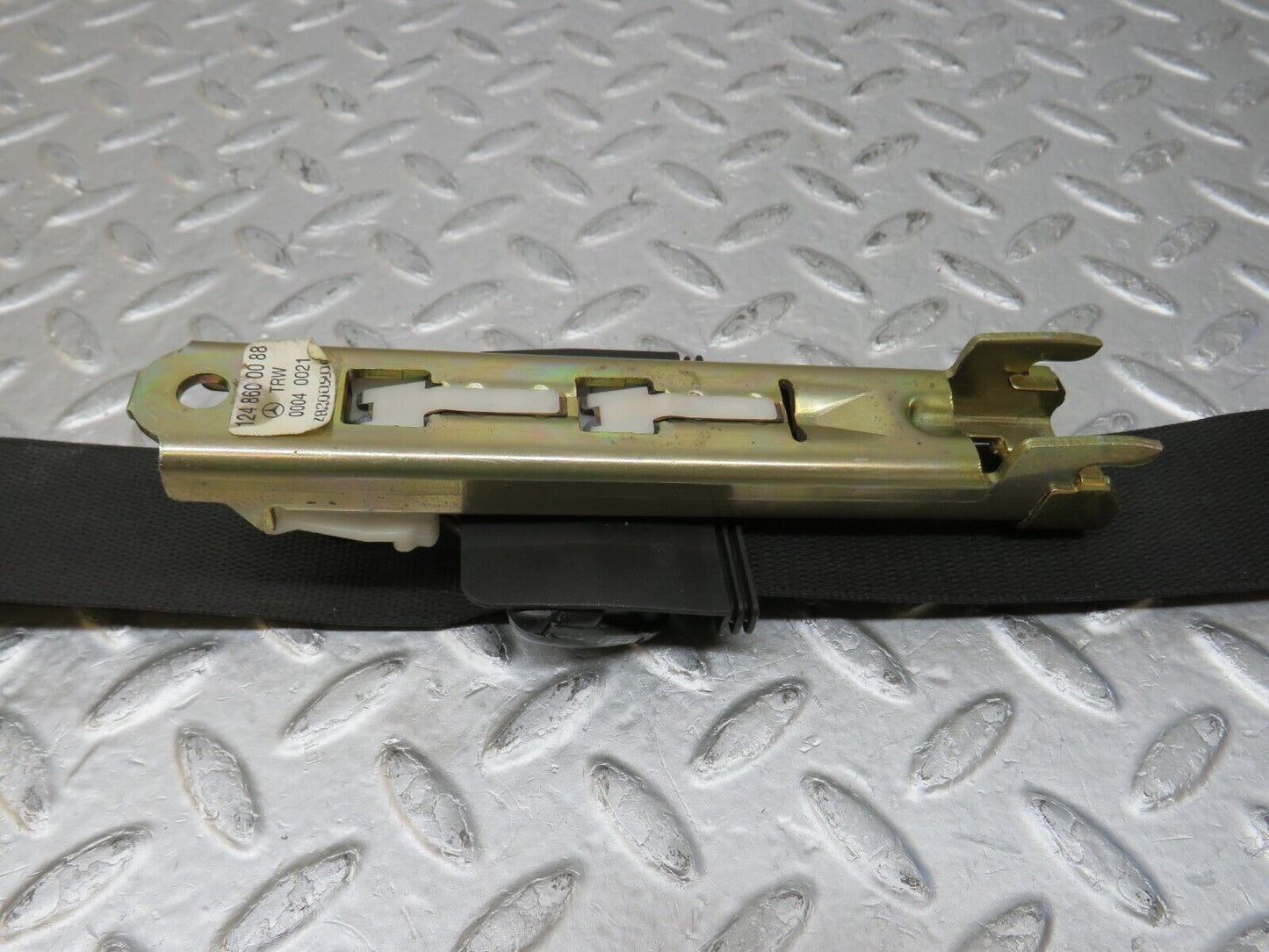 35084 Mercedes-Benz W210 320E Front Left Seat Belt 2108606585 1248600088
