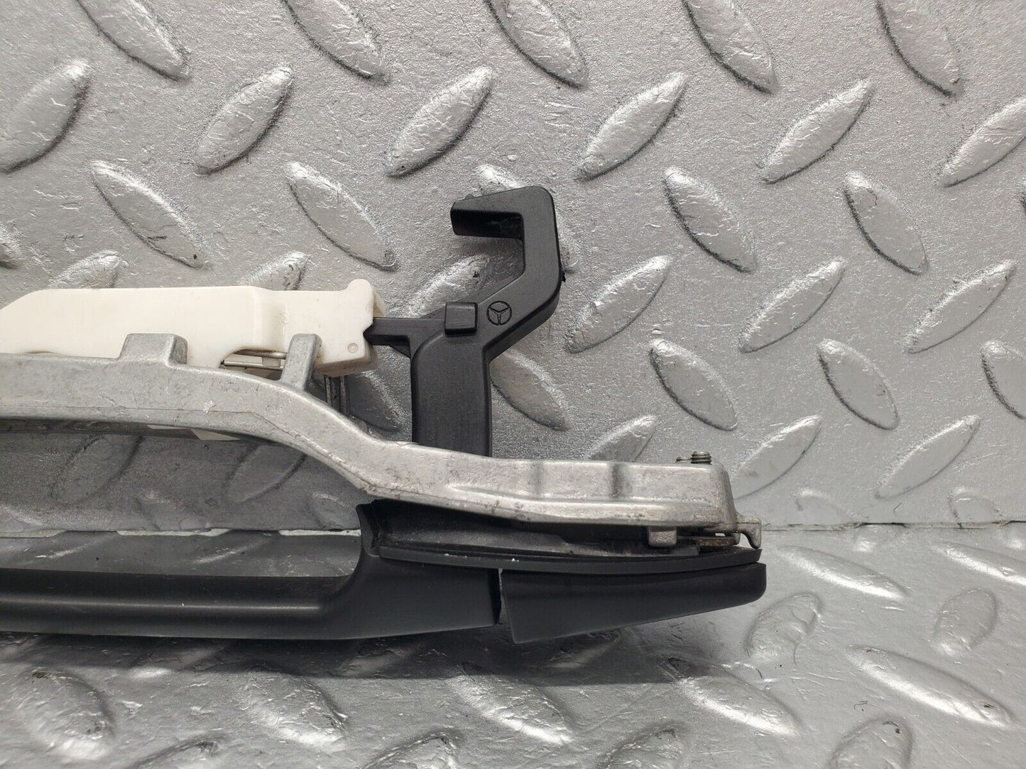 46142 Mercedes-Benz W124 Rear Right Exterior Door Handle