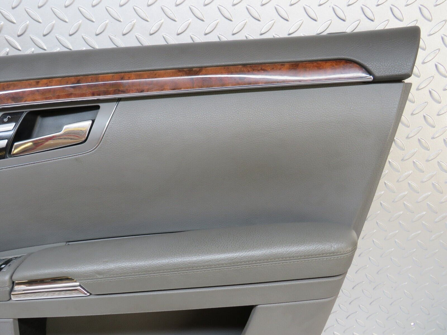 35101 Mercedes-Benz W221 Front Right Door Card