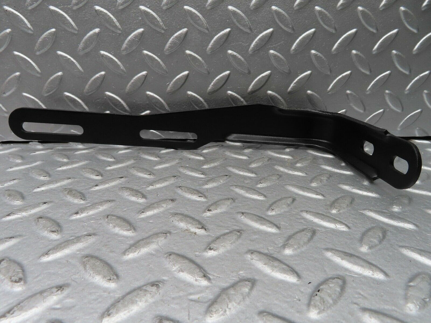 20378 Mercedes-Benz W114 280CE Coupe Exhaust Bracket