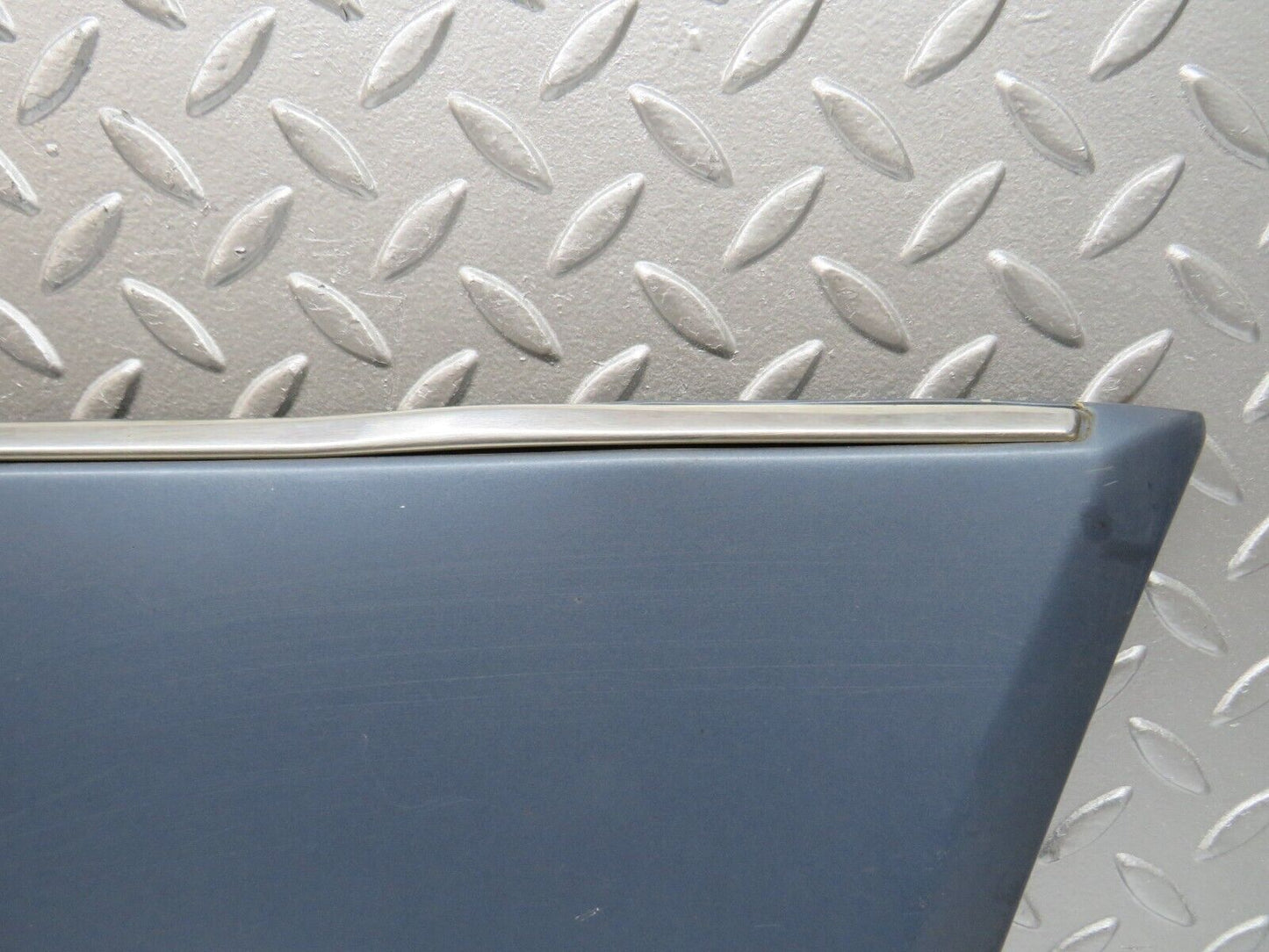 31205 Mercedes-Benz S124 220TE Front Left Fender Wing Moulding Trim 1246901340