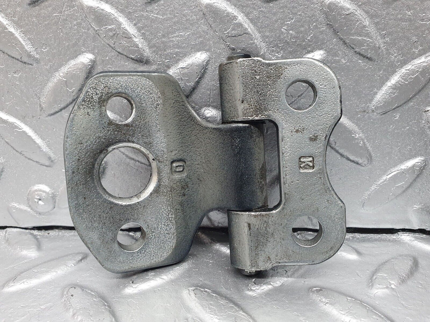 41868 Mercedes-Benz W202 C200 Front Door Hinge Right