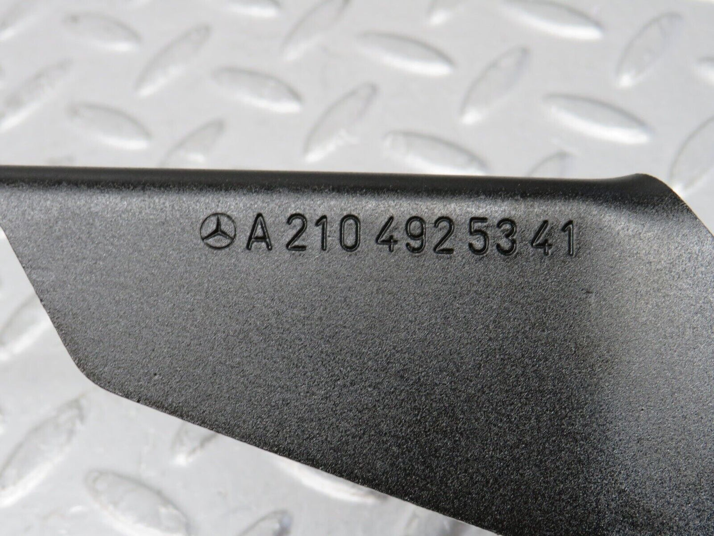 35029 Mercedes-Benz W210 320E Exhaust Bracket 2104925341