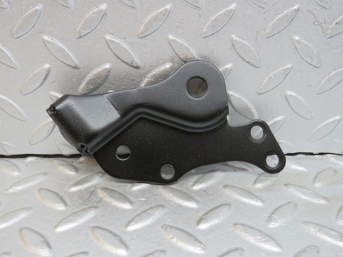 38115 Mercedes-Benz A124 320E Cabriolet Accelerator Cable Bracket Holder