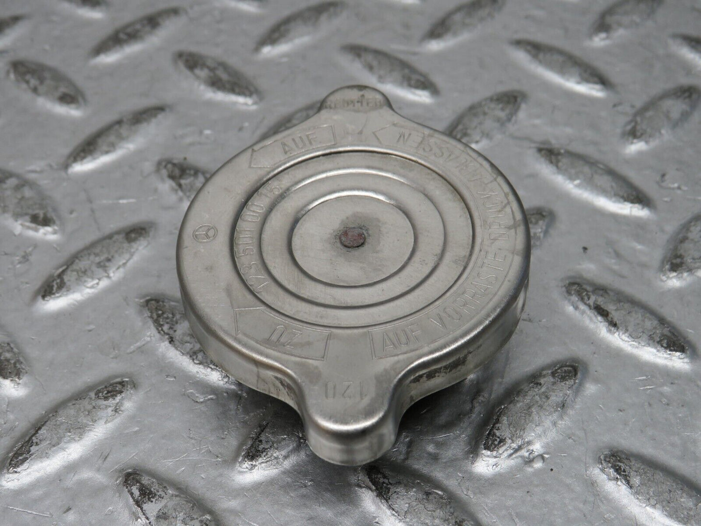 28612 Mercedes-Benz W123 230E Radiator Cap 1235010015