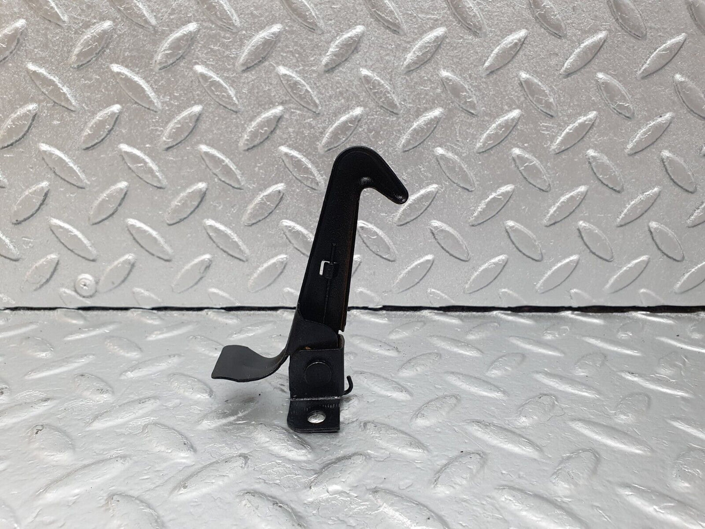 43256 Mercedes-Benz W108 280SE Bonnet Safety Latch