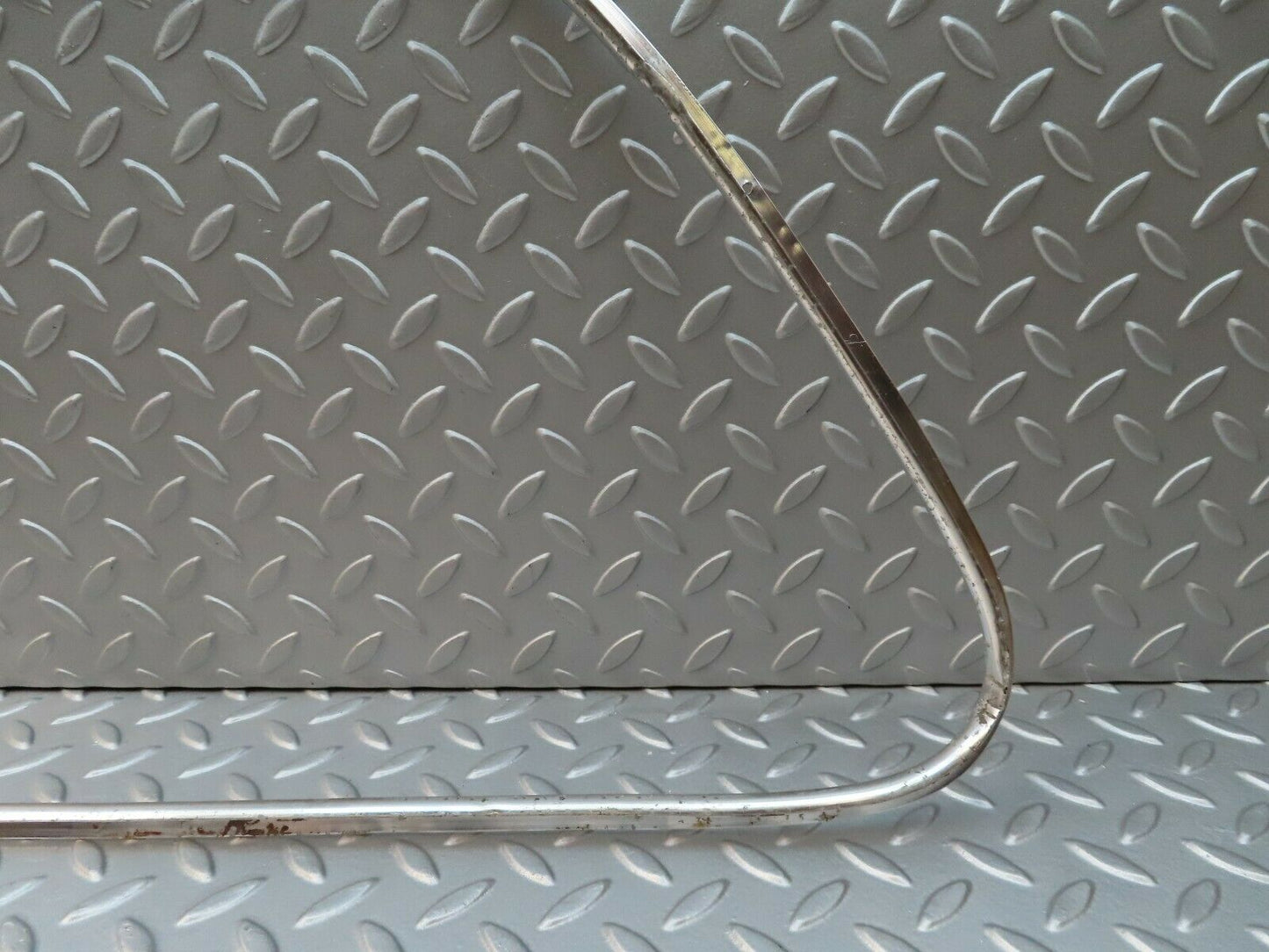 2048 Mercedes-Benz W105 219 PONTON Front Left Door Chrome Trim