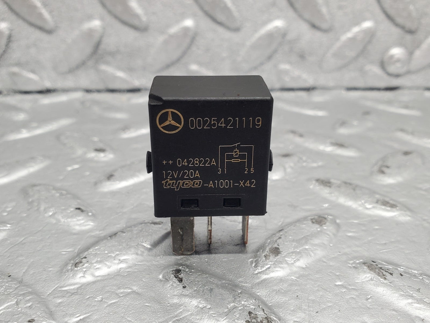 46304637