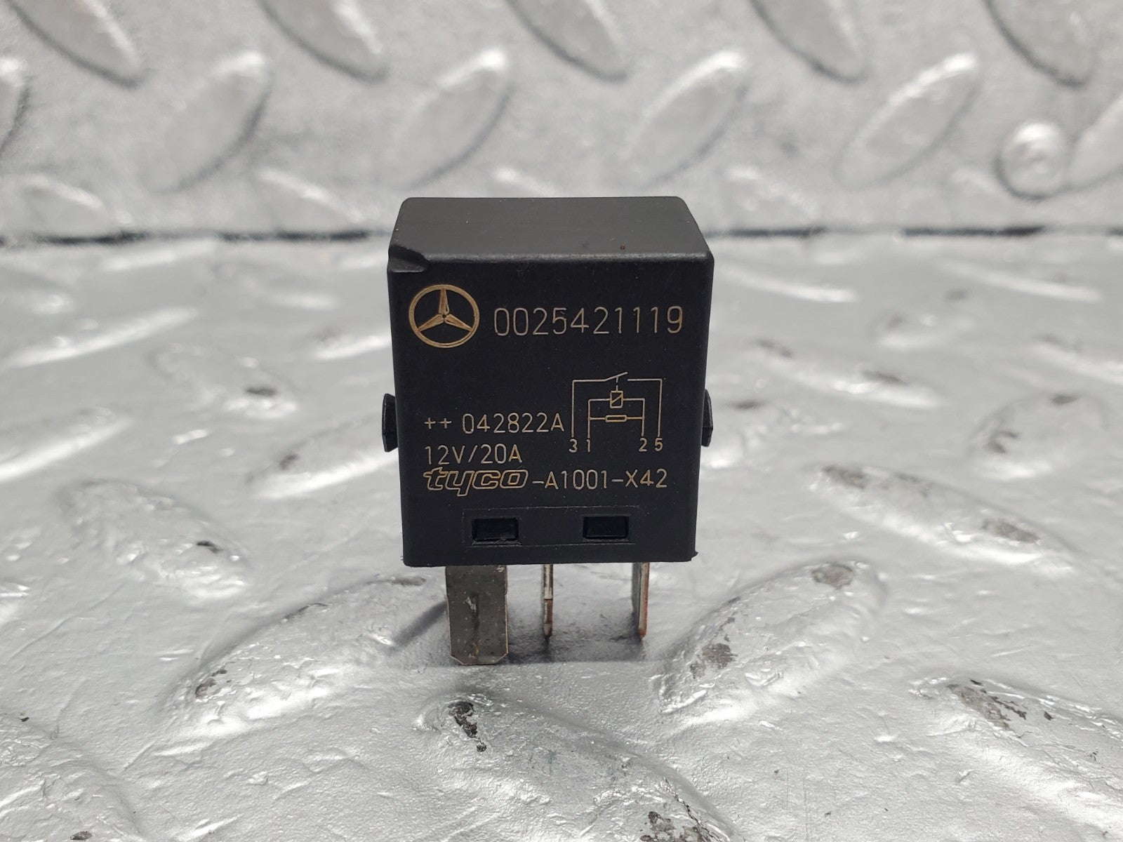 46304637