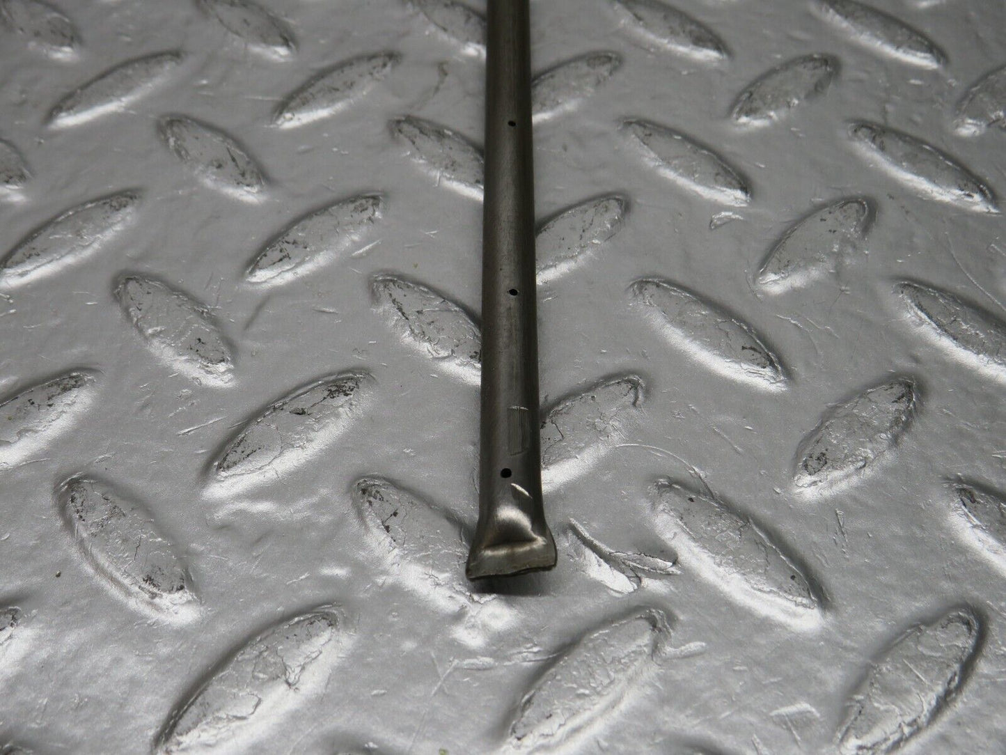 32274 Mercedes-Benz C123 240D Coupe Camshaft Oil Tube