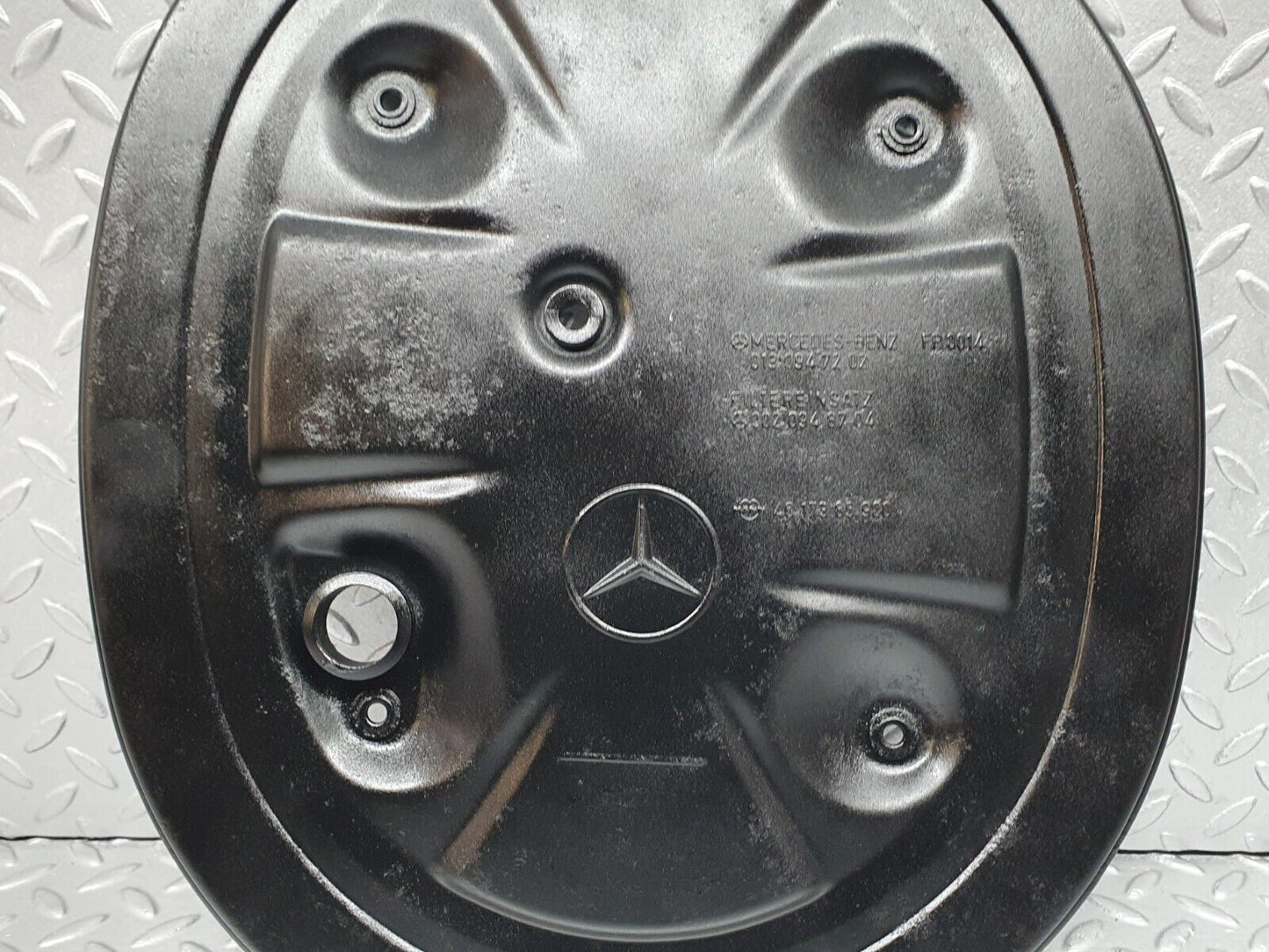 41195 Mercedes-Benz W126 300SE Air Filter Box Housing Lid 0130947202
