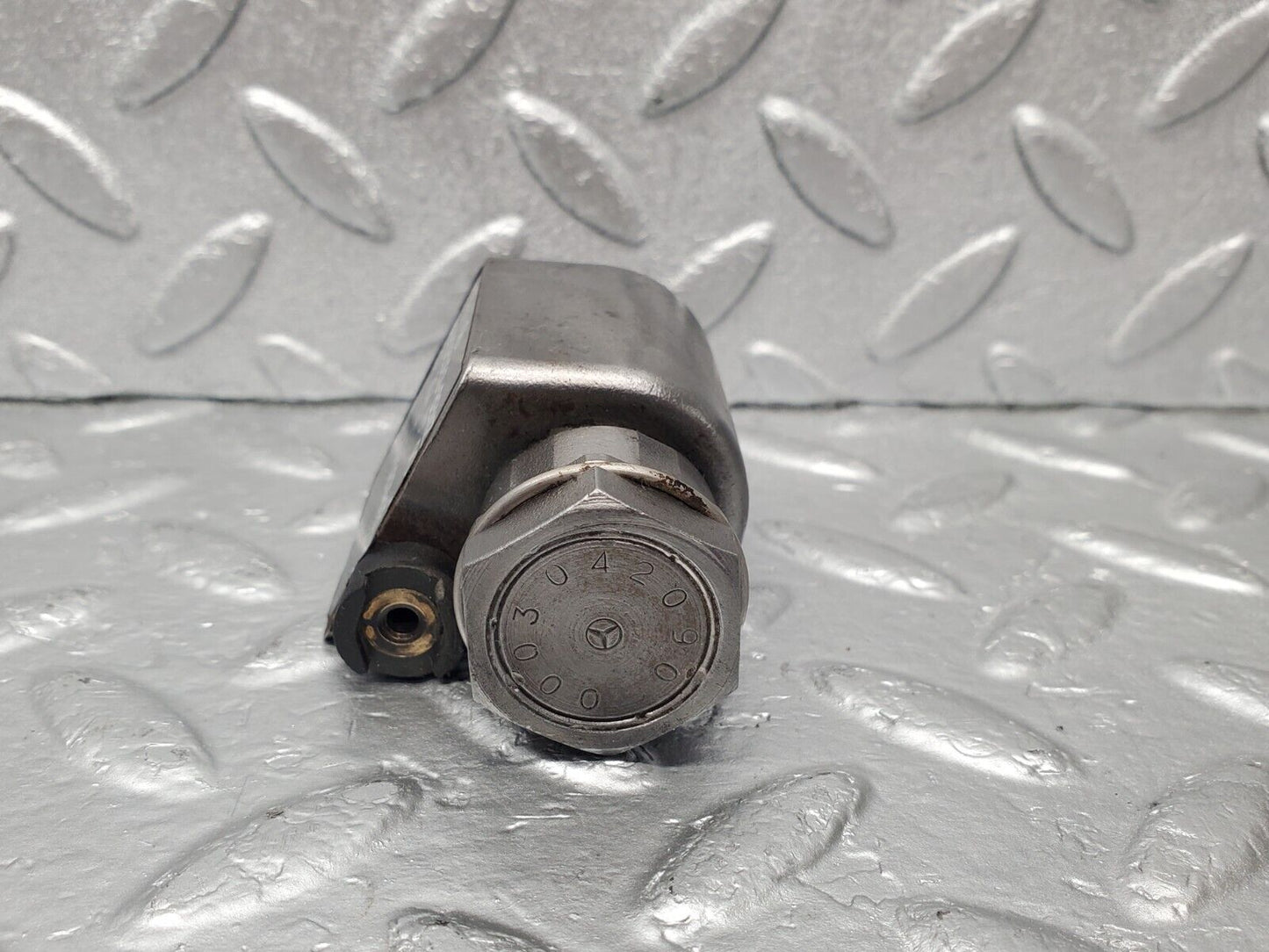 46692 Mercedes-Benz C123 280CE Coupe Automatic Gearbox Solenoid Valve 722.309 0003041790