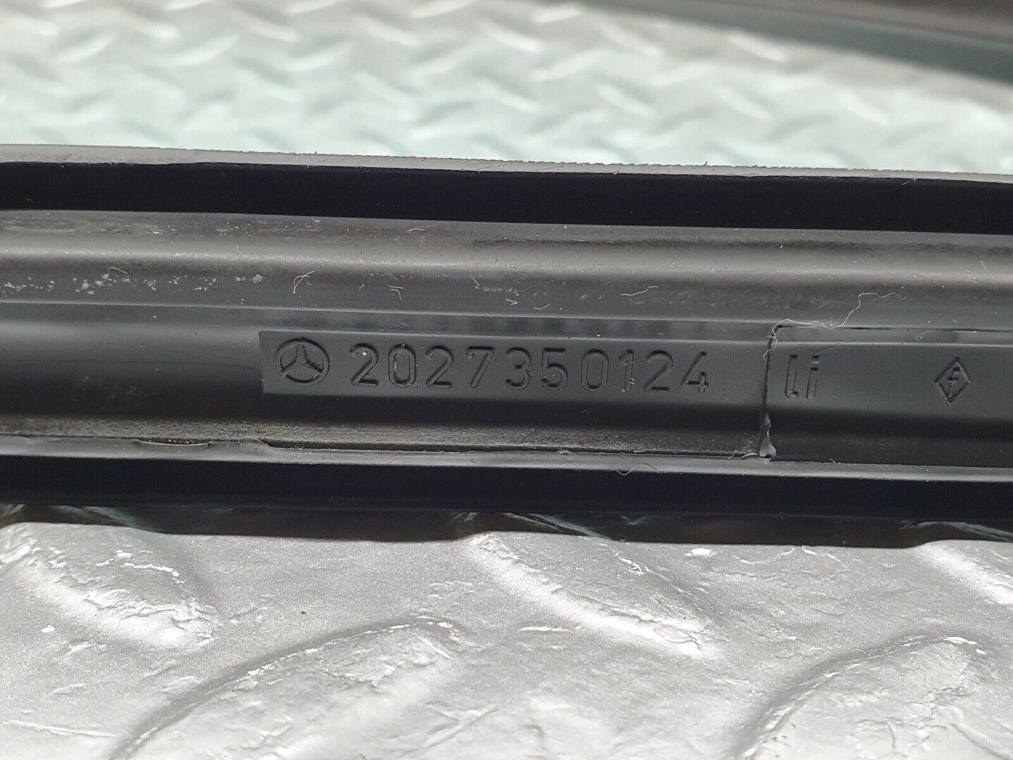 41997 Mercedes-Benz W202 C200 Rear Left Quarter Window Glass 2027350127