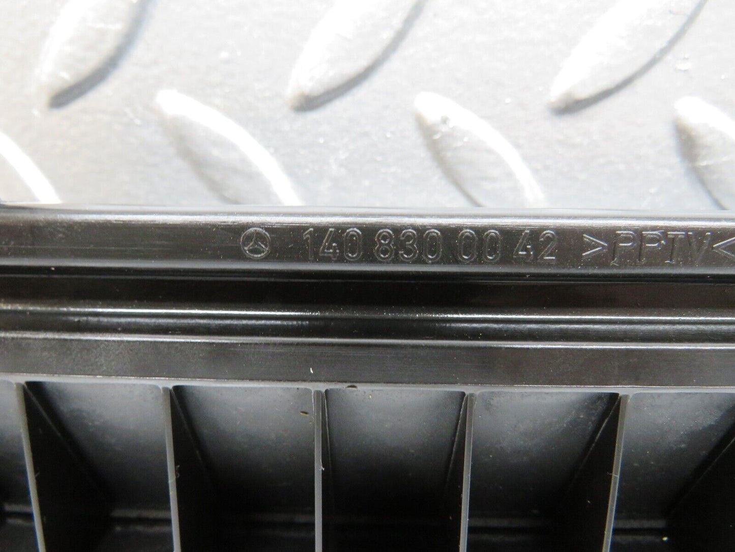 24626 Mercedes-Benz W140 S320 Trunk Boot Air Vent Grill Pair 1408300042