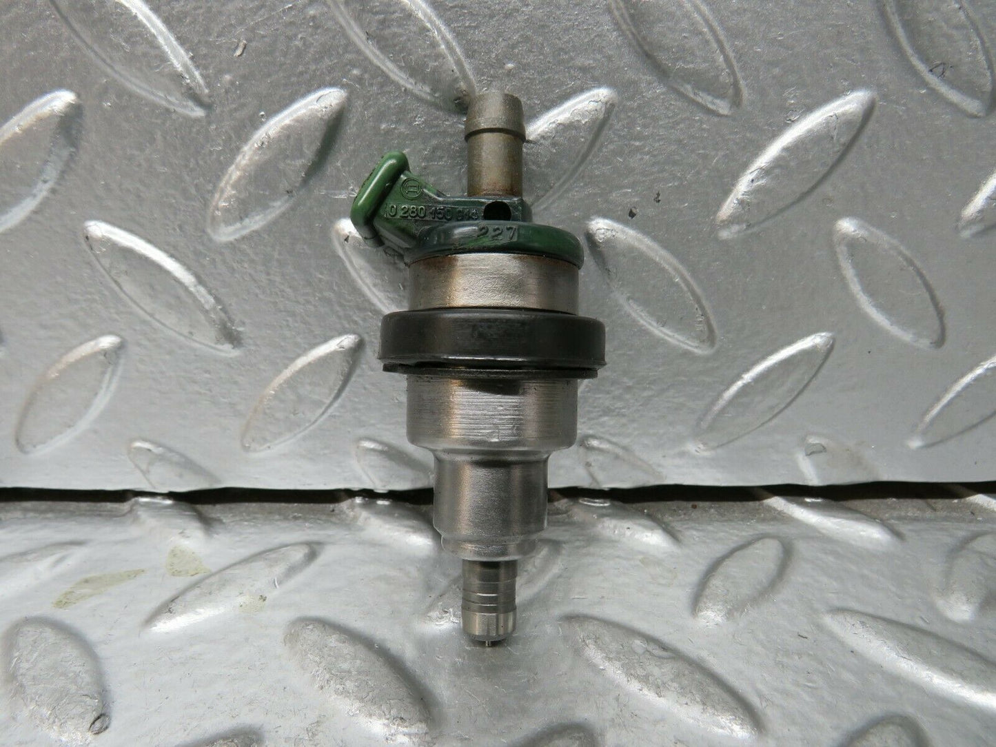 23667 Mercedes-Benz W114 280E Fuel Injector Bosch 0280150014