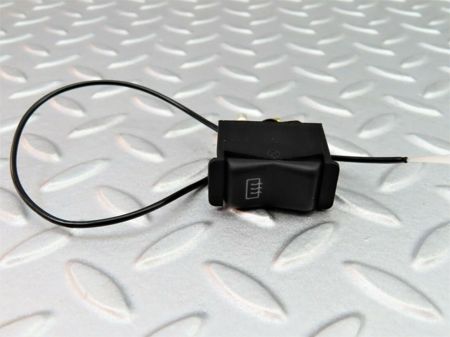 5804 Mercedes-Benz W123 200 Rear Window Defroster Switch 0008206110