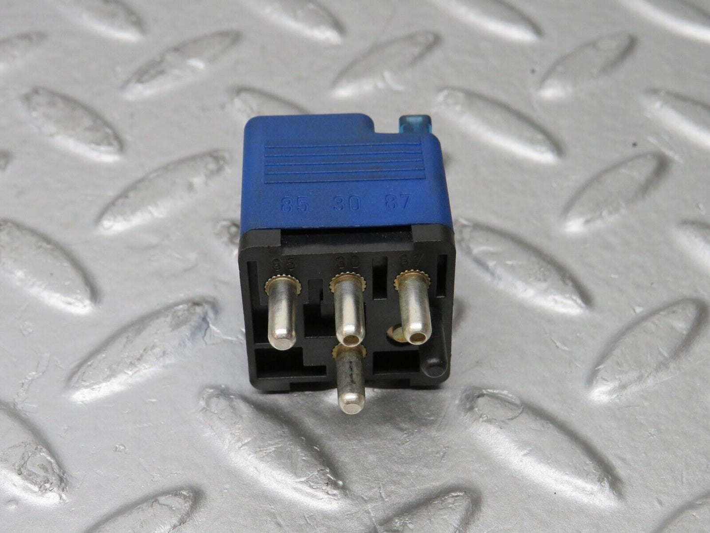 37951 Mercedes-Benz A124 320E Cabriolet Auxilliary Relay 0025420119