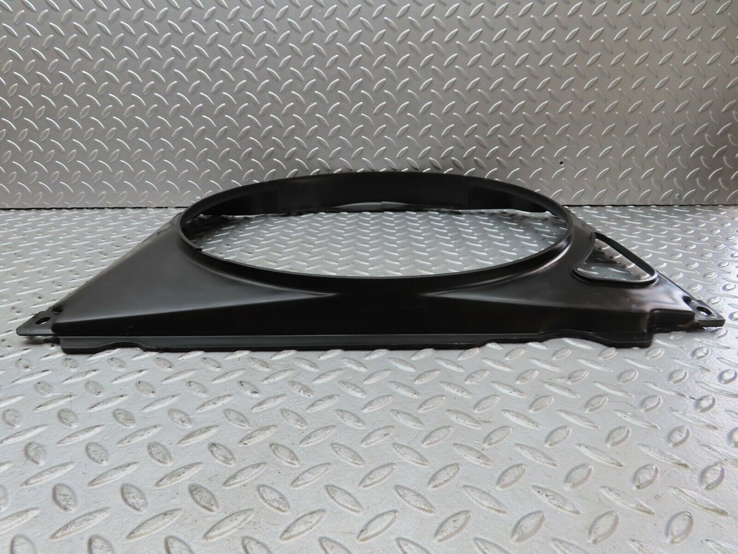 17755 Mercedes-Benz W116 450SEL Radiator Fan Shroud Fan Cover 1165050355