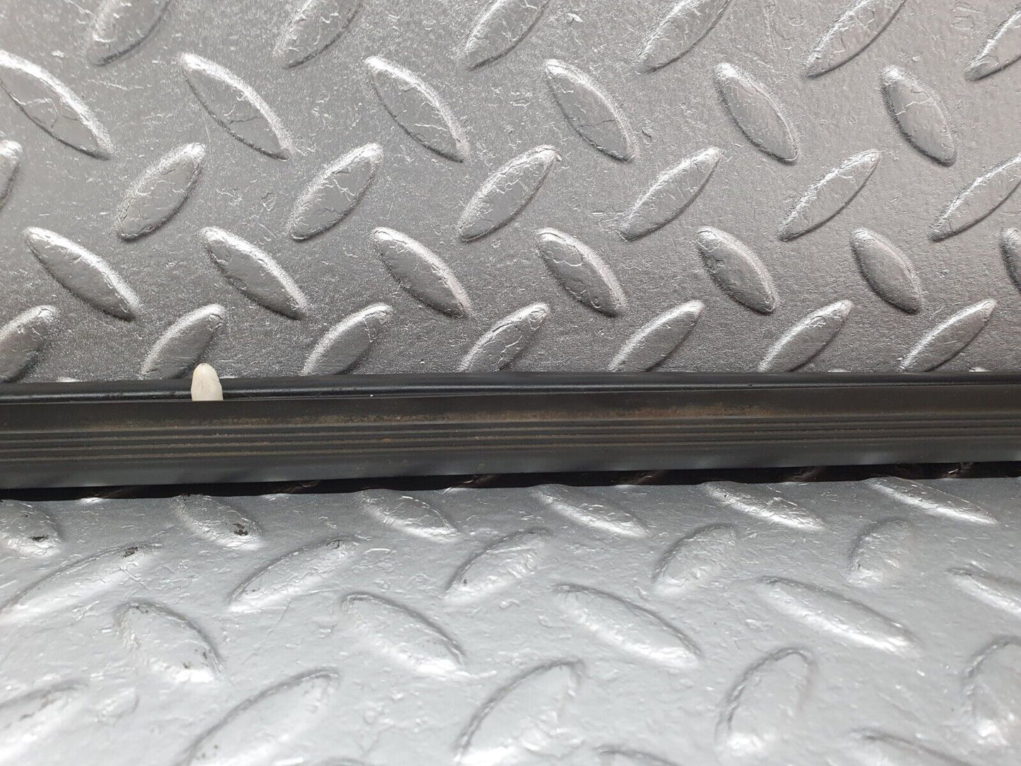 41711 Mercedes-Benz W124 200E Door Lower Sealing Rubber Trim Left