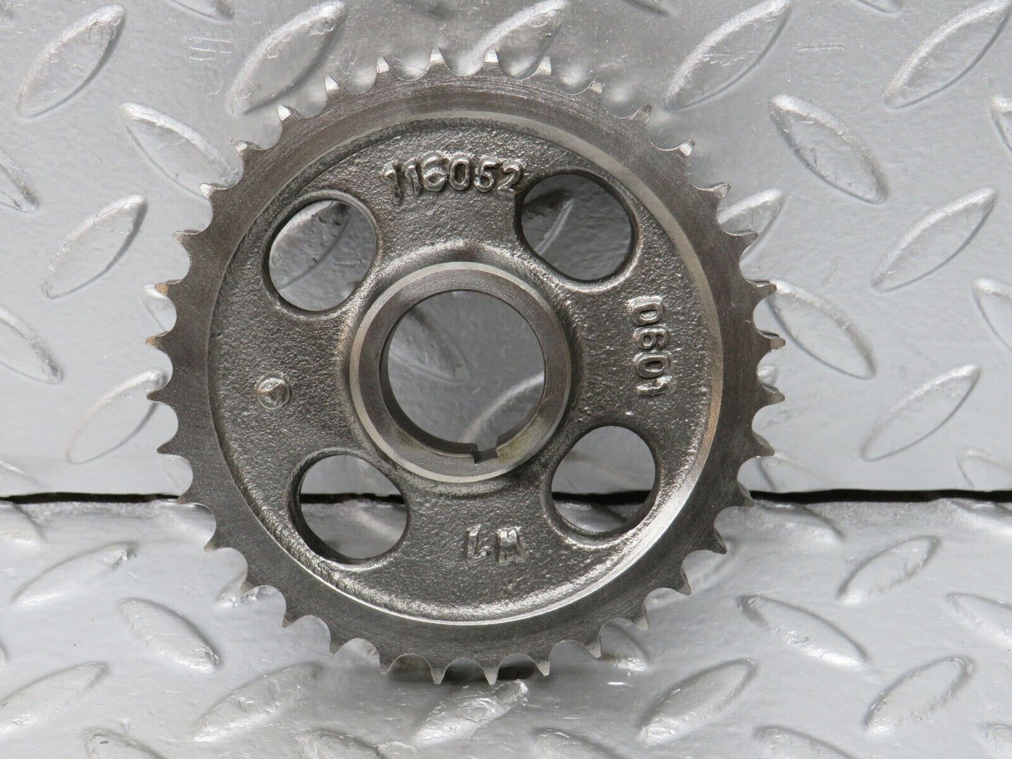 32969 Mercedes-Benz C107 R107 350 V8 Camshaft Timing Gear 1160520601