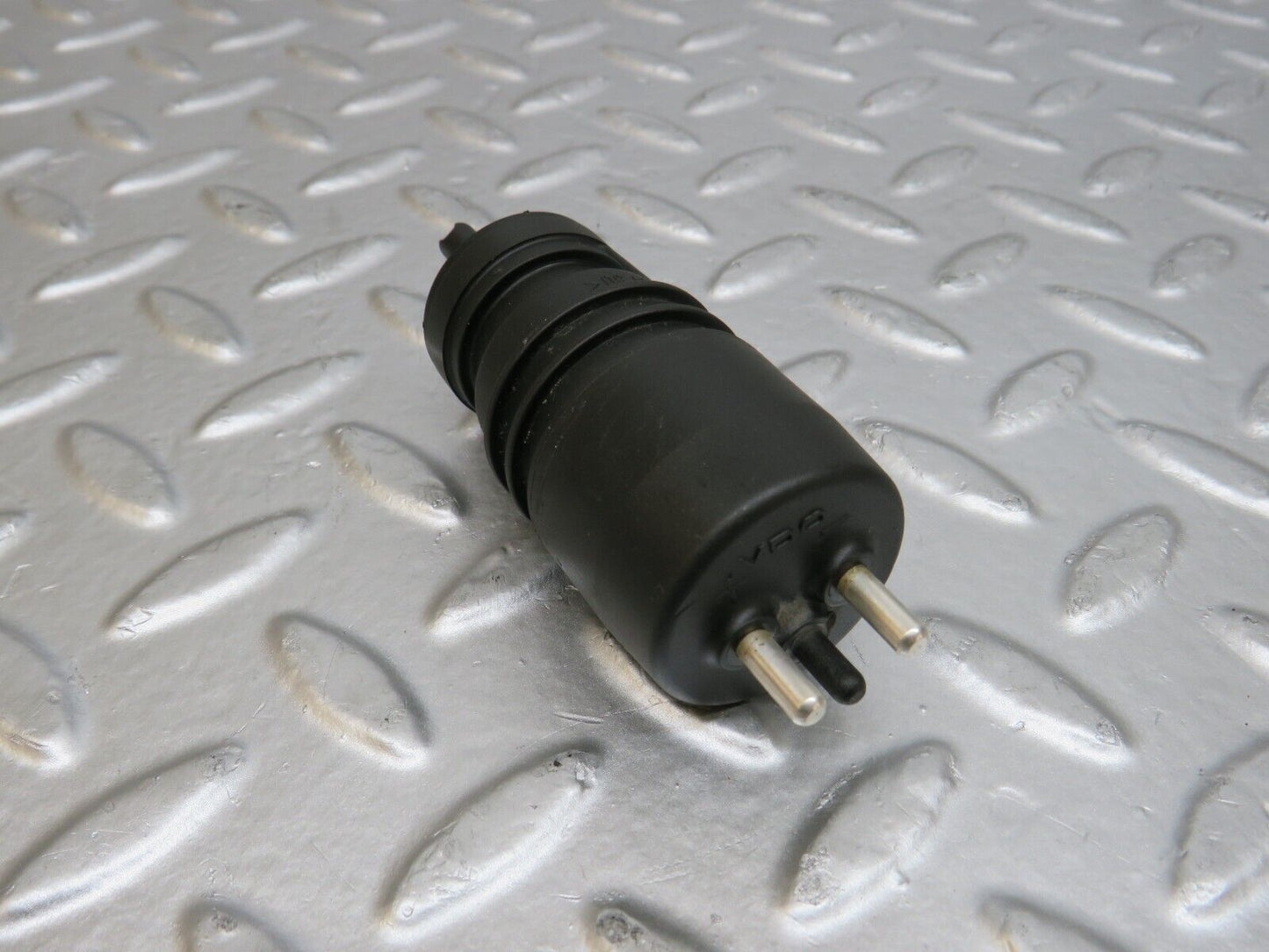 25451 Mercedes-Benz W123 200 Windscreen Washer Pump