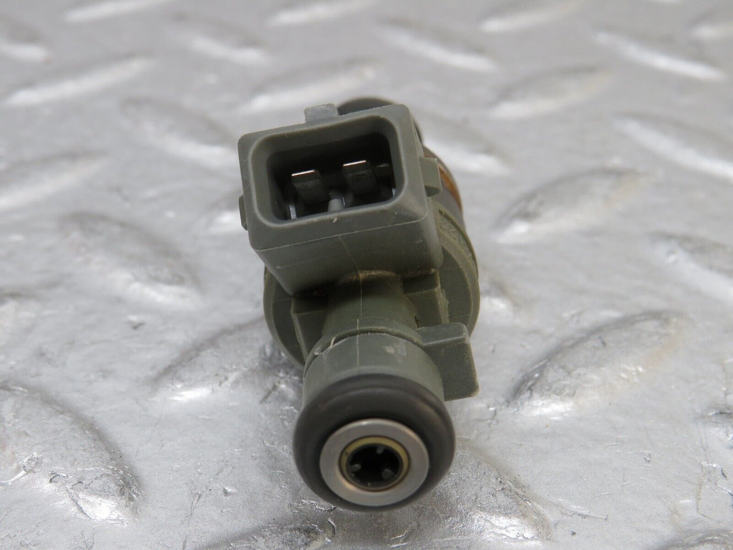26716 Mercedes-Benz C124 220CE Coupe Fuel Injector Bosch 0000787323 0280155209