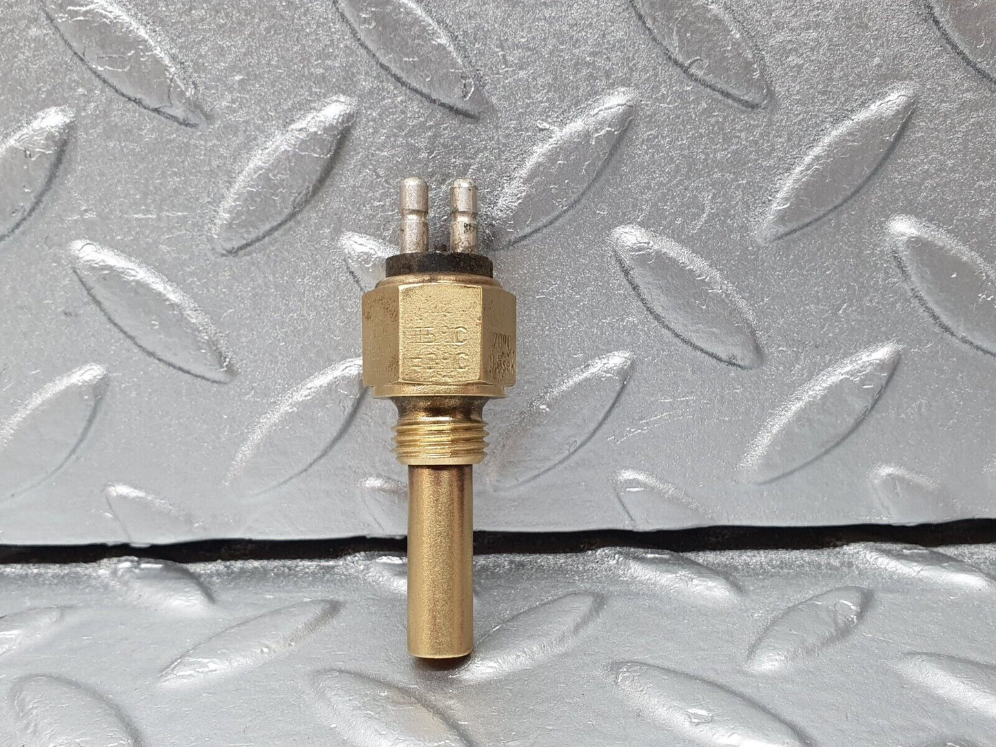 41351 Mercedes-Benz W116 350SE Coolant Temperature Sensor Vdo