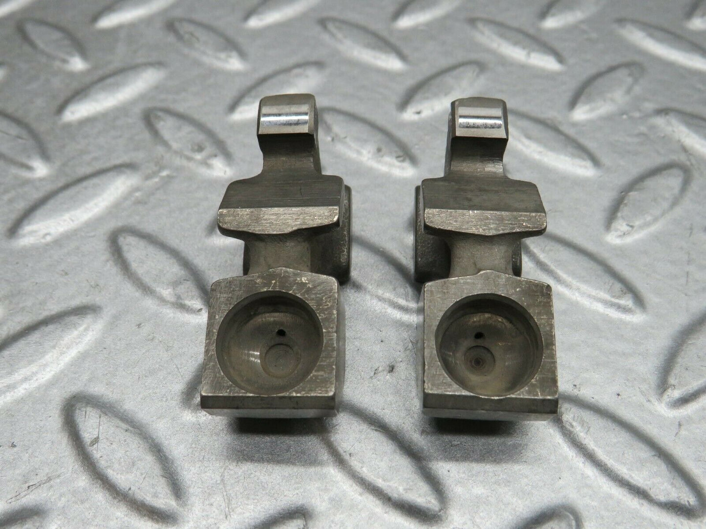 22286 Mercedes-Benz S123 280TE Wagon Valve Rocker Arm With Retaining Spring