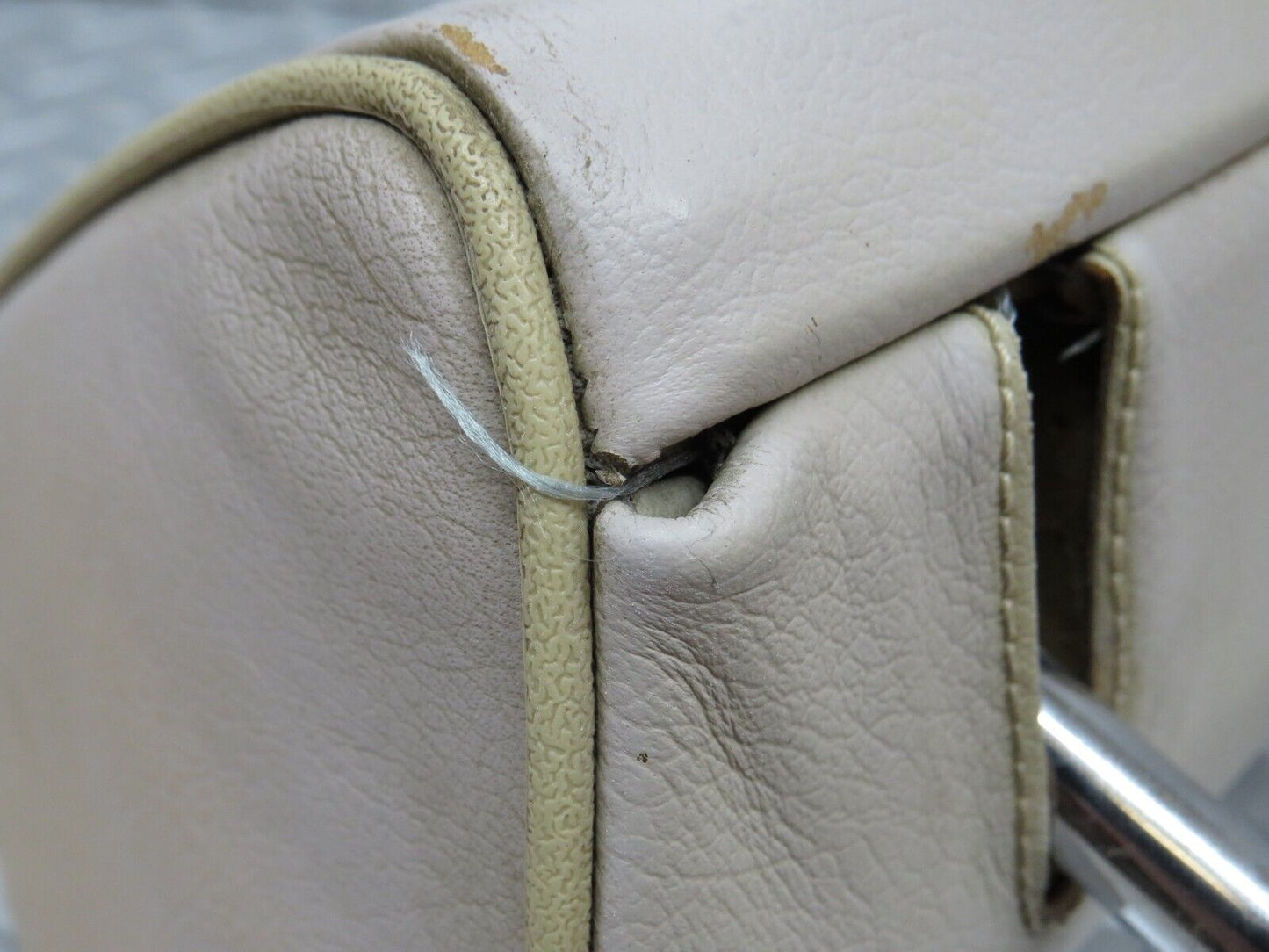 35629 Mercedes-Benz R107 280SL Front Seat Headrest