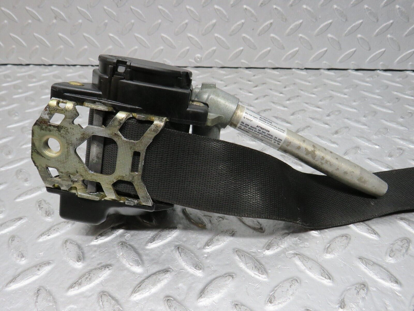38001 Mercedes-Benz A124 320E Cabriolet Front Left Seat Belt With Buckle 1268600786 1248606569 1248680581