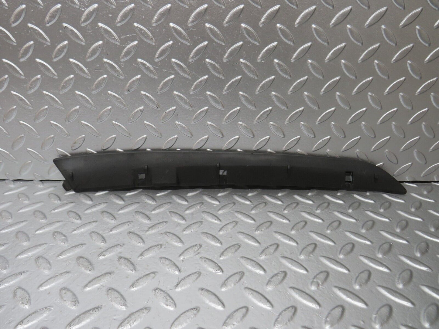 25637 Mercedes-Benz W123 200 C Pillar Exterior Plastic Trim Right Side