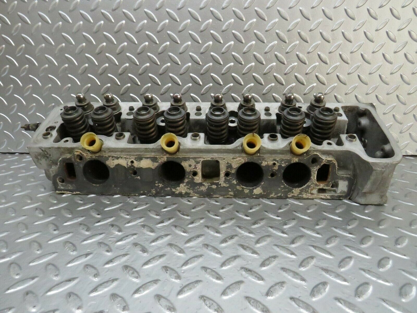 23872 Mercedes-Benz C107 450SLC Coupe Cylinder Head Left 1160162601