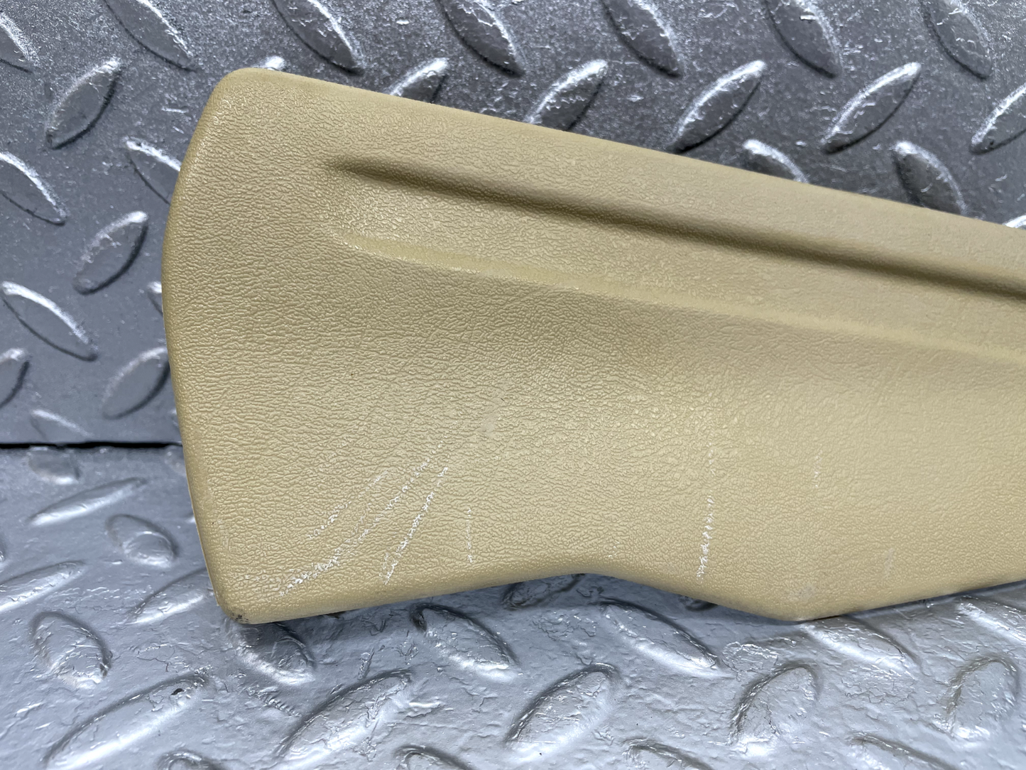 44280 Mercedes-Benz W123 280E Front Right Seat Cover Trim Beige 1239100618