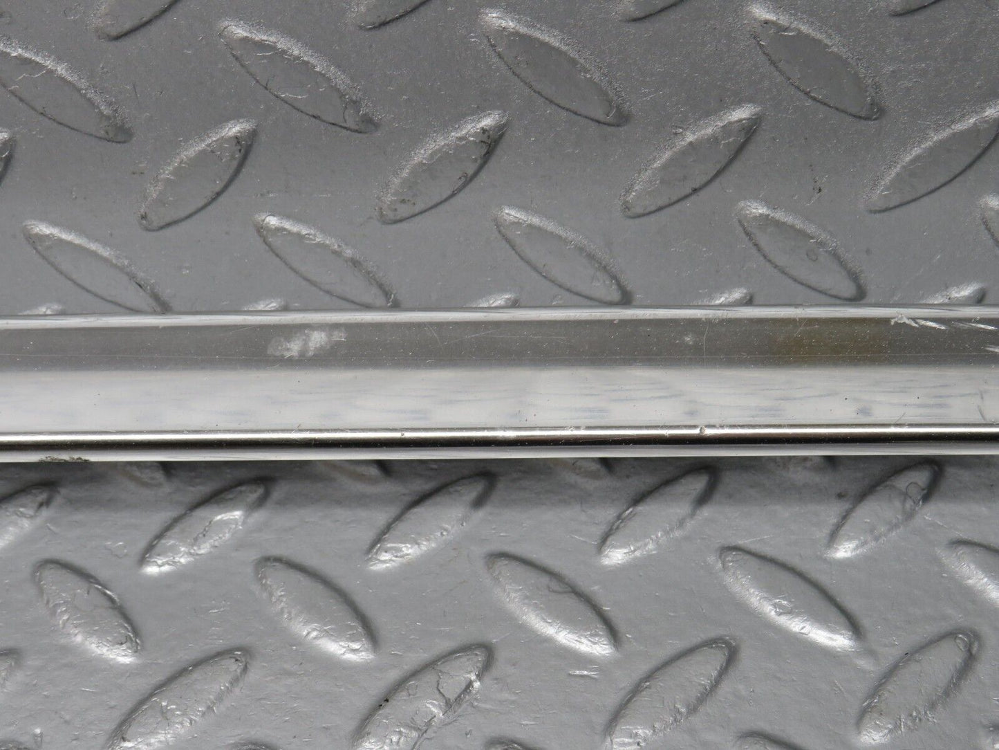 39854 Mercedes-Benz R107 350SL Hardtop Roof Chrome Left Side