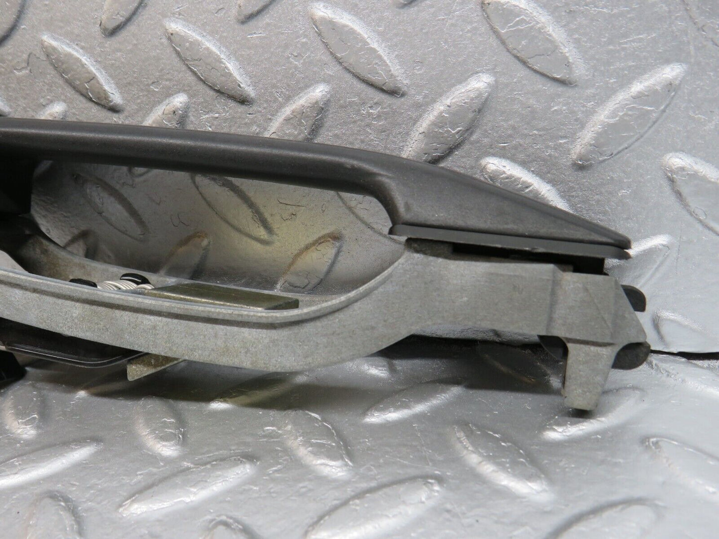 39769 Mercedes-Benz R129 320SL Coupe Left Door Exterior Handle