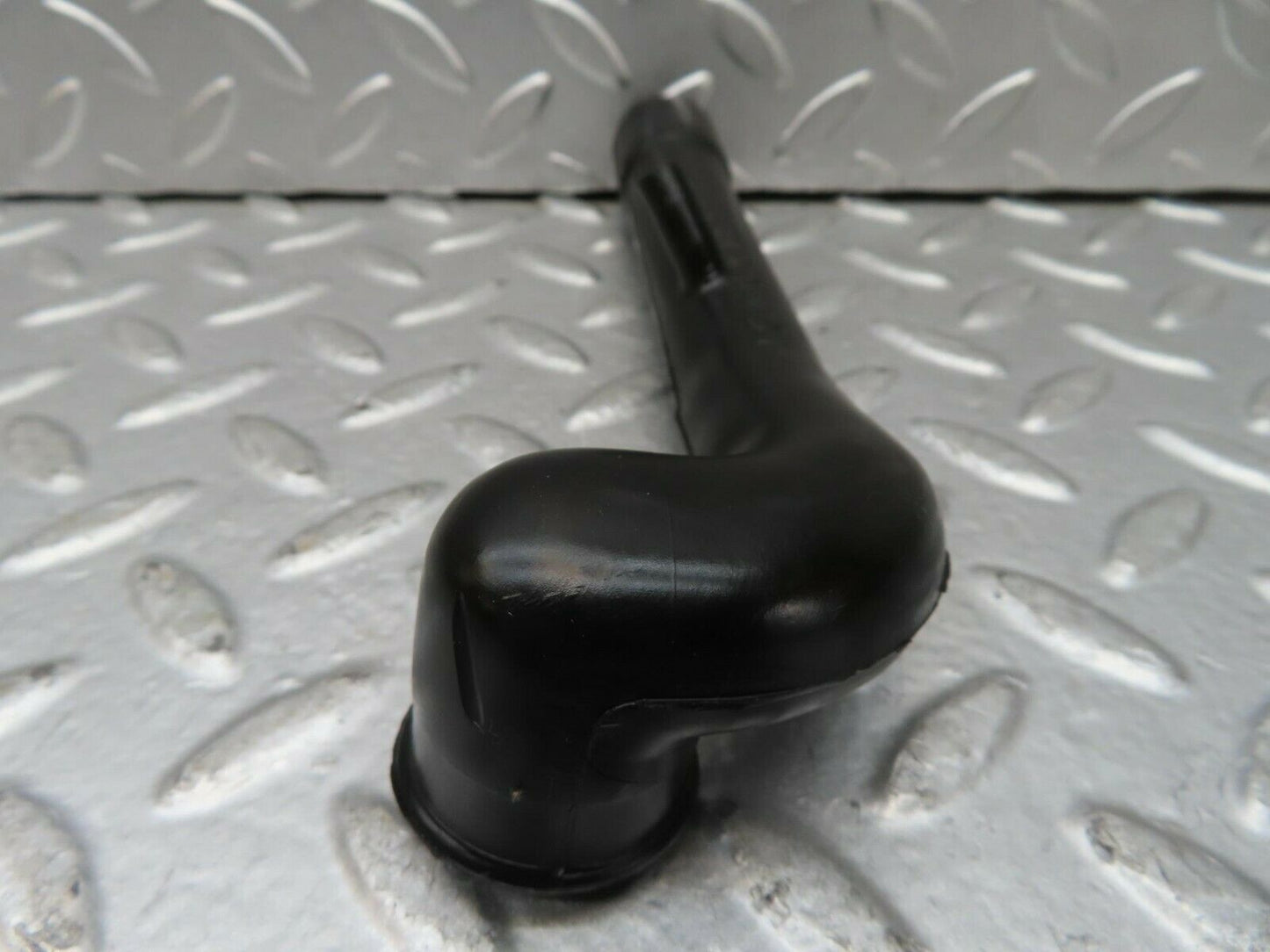 15686 Mercedes-Benz R107 450SL Crankcase Breather Hose 1160940791
